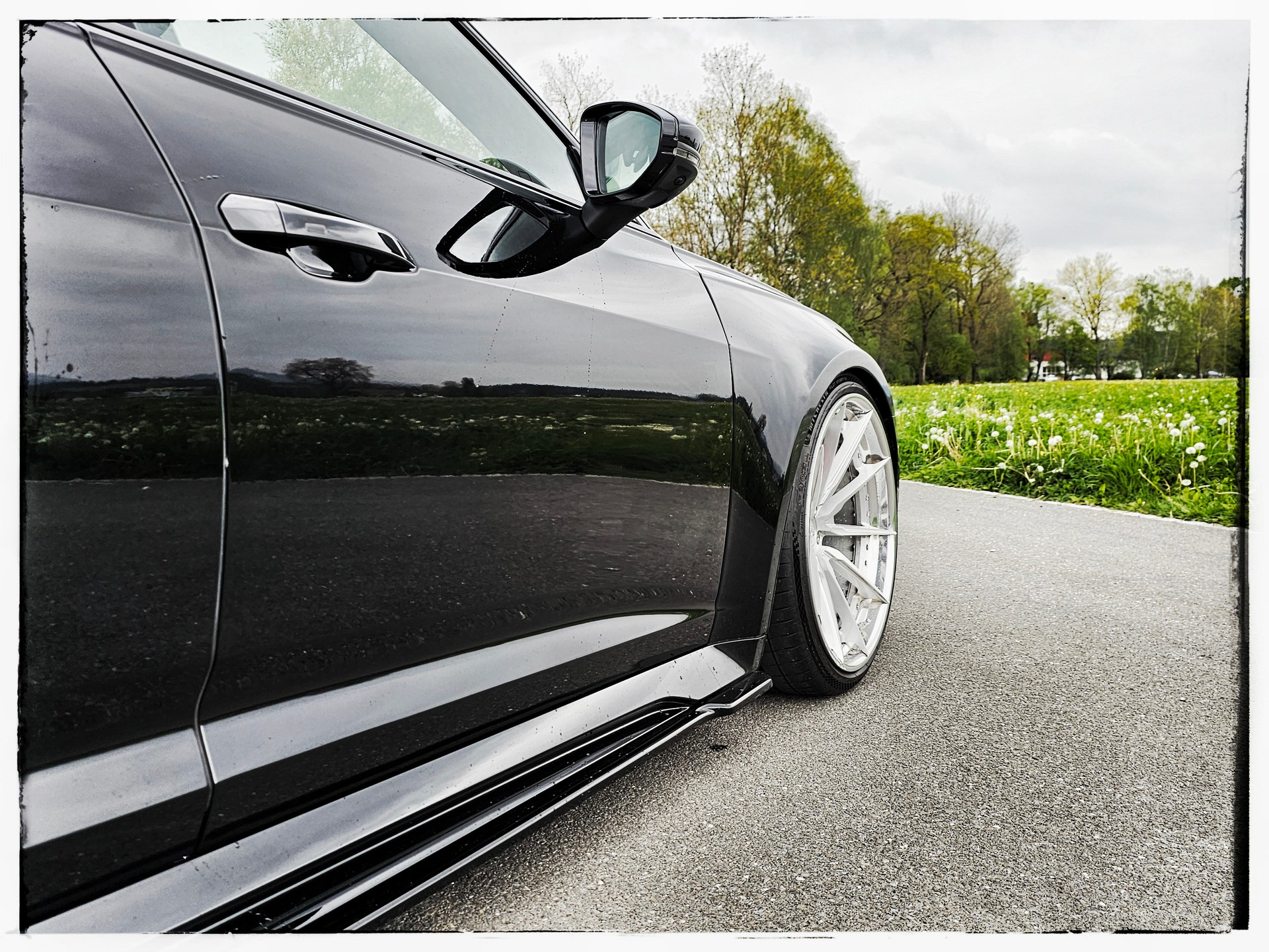 AUDI RS6 Avant 4.0 TFSI V8 quattro-image-2