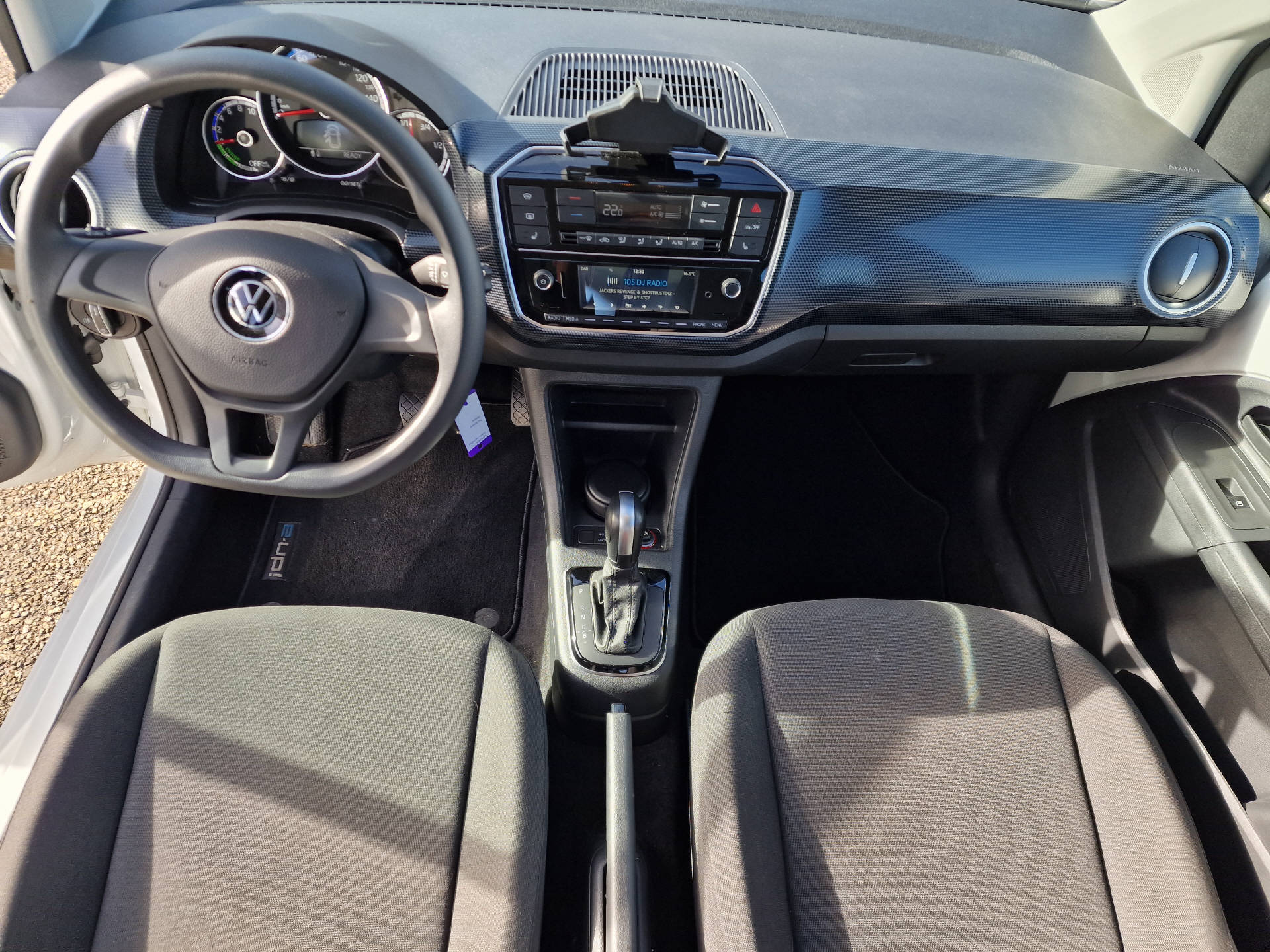 VW Up e-image-11