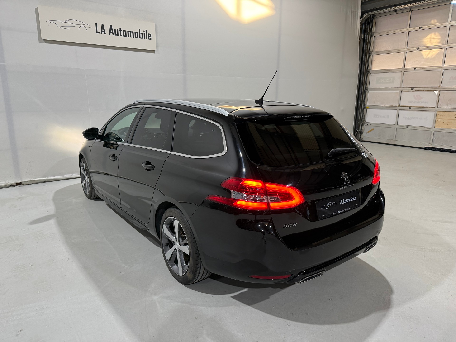 PEUGEOT 308 SW 1.2 Pure Tech GT EAT8-image-9