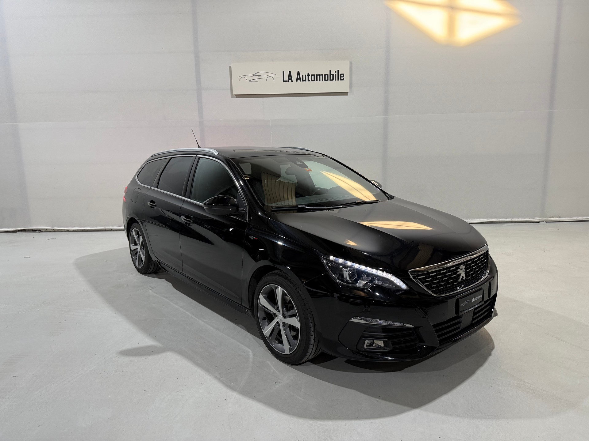 PEUGEOT 308 SW 1.2 Pure Tech GT EAT8-image-4