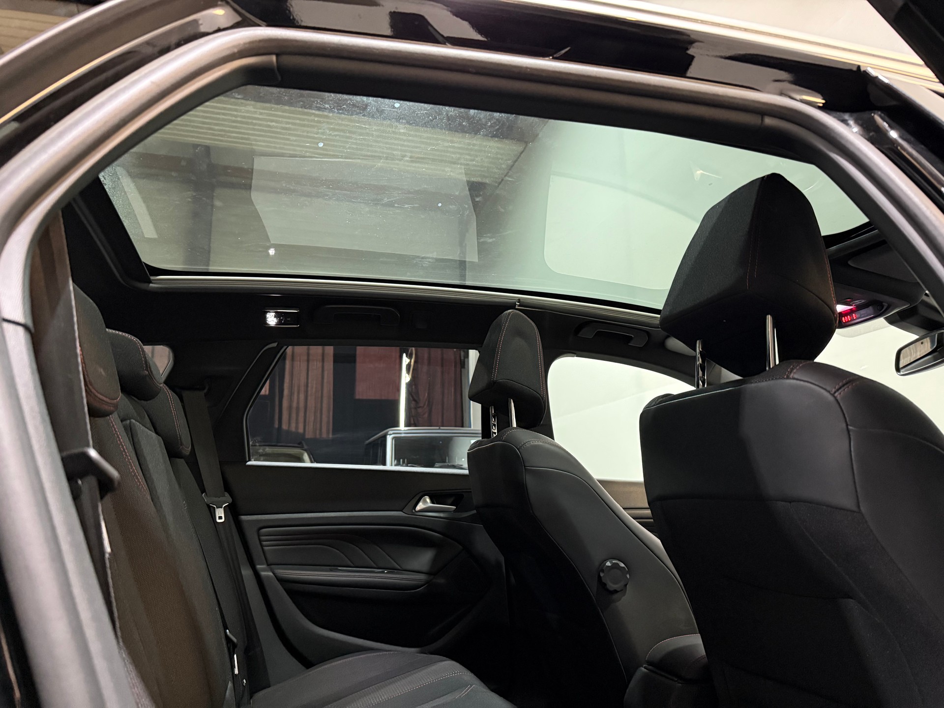 PEUGEOT 308 SW 1.2 Pure Tech GT EAT8-image-14