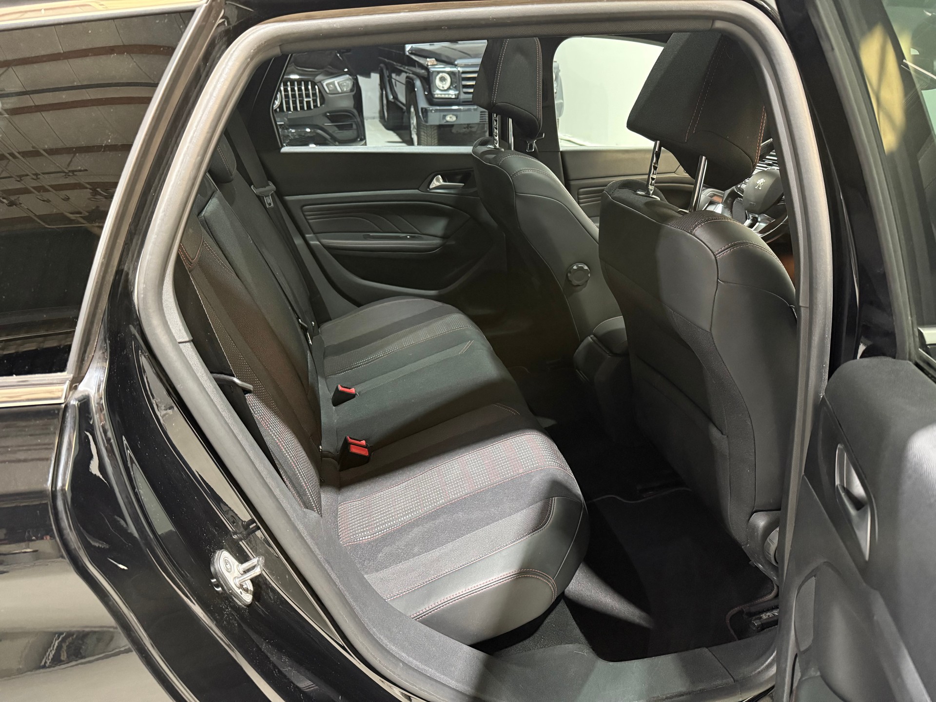 PEUGEOT 308 SW 1.2 Pure Tech GT EAT8-image-15