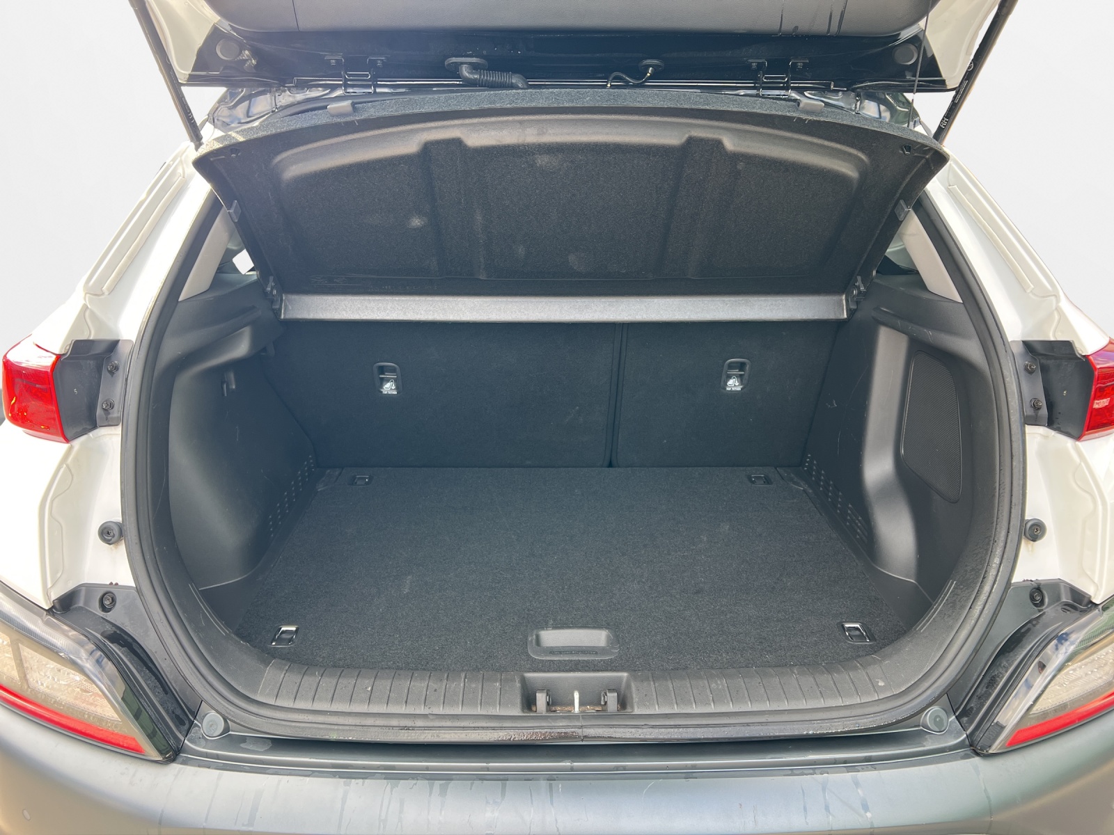 HYUNDAI Kona 1.6 GDi HEV Amplia DCT-image-8