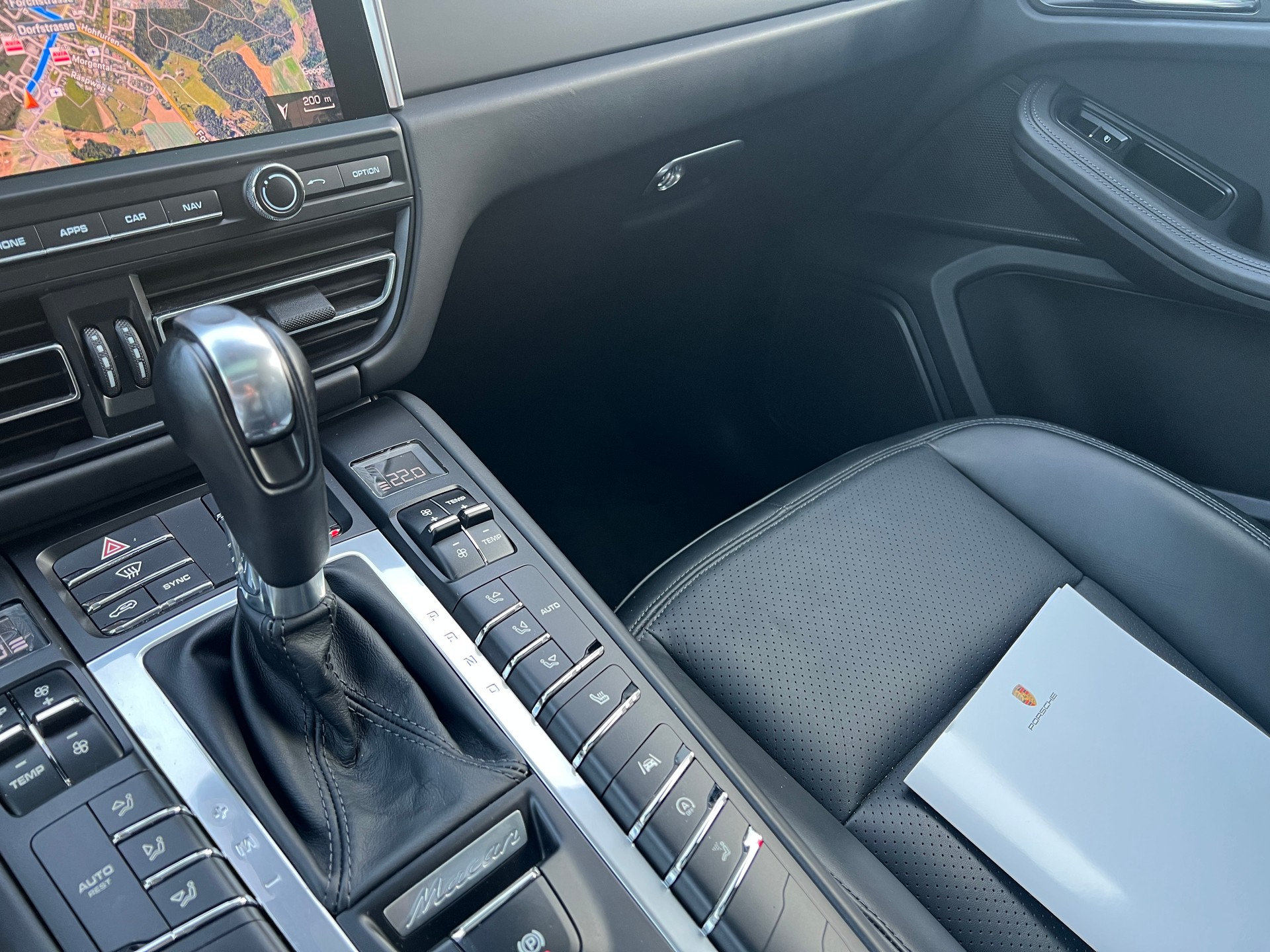 PORSCHE Macan PDK-image-9