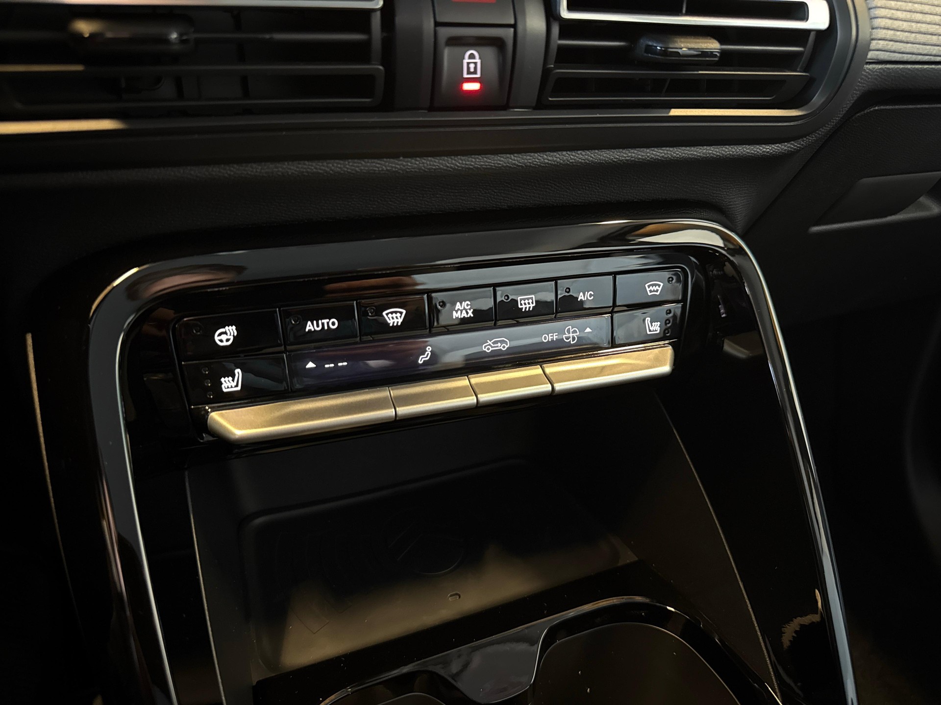 CITROEN C3 1.2 Hybrid Max-image-16