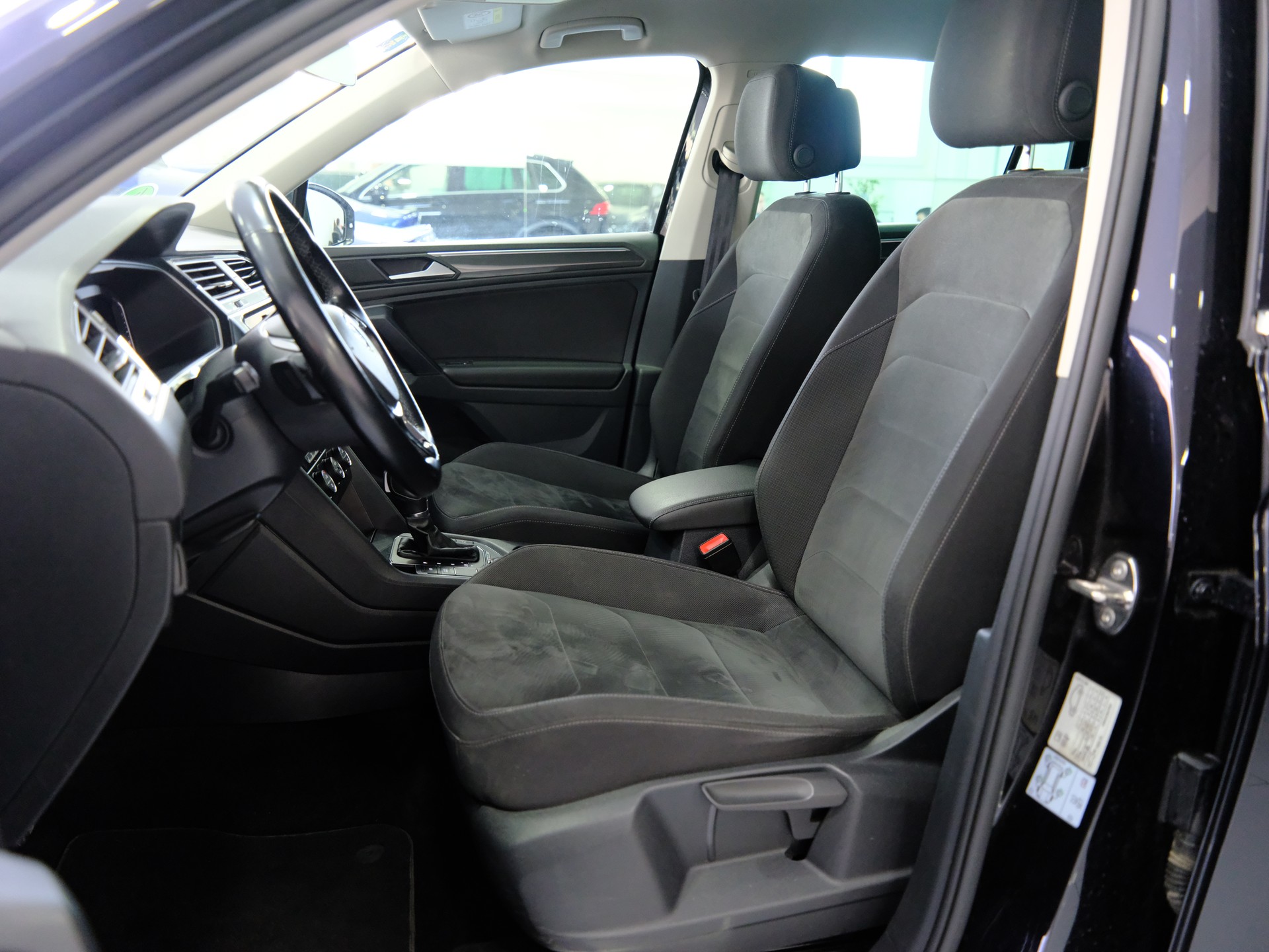 VW Tiguan 2.0 TDI SCR Highline 4Motion DSG-image-10