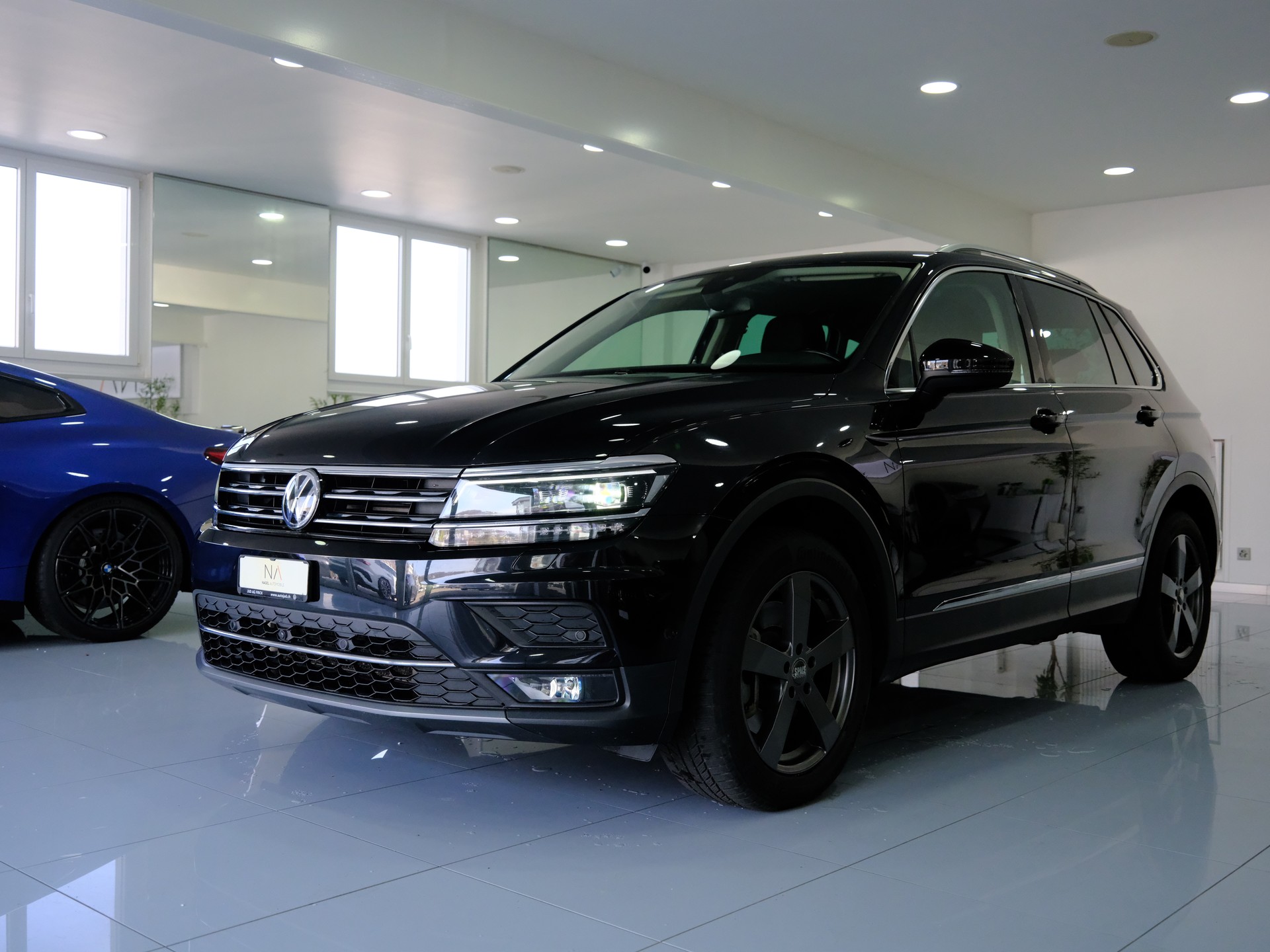 VW Tiguan 2.0 TDI SCR Highline 4Motion DSG-image-3