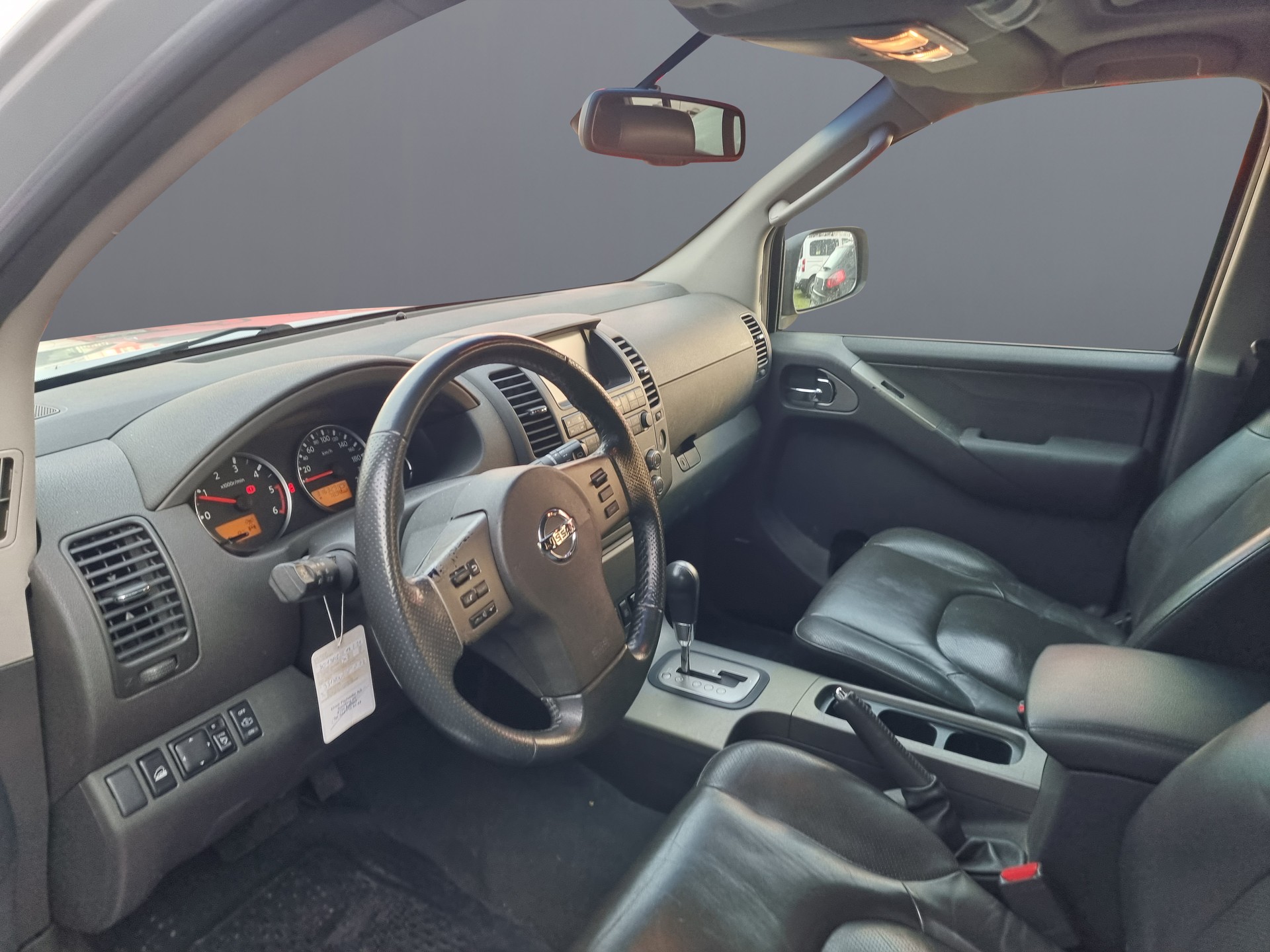 NISSAN Pathfinder 2.5 dCi Platinum Automatic-image-8