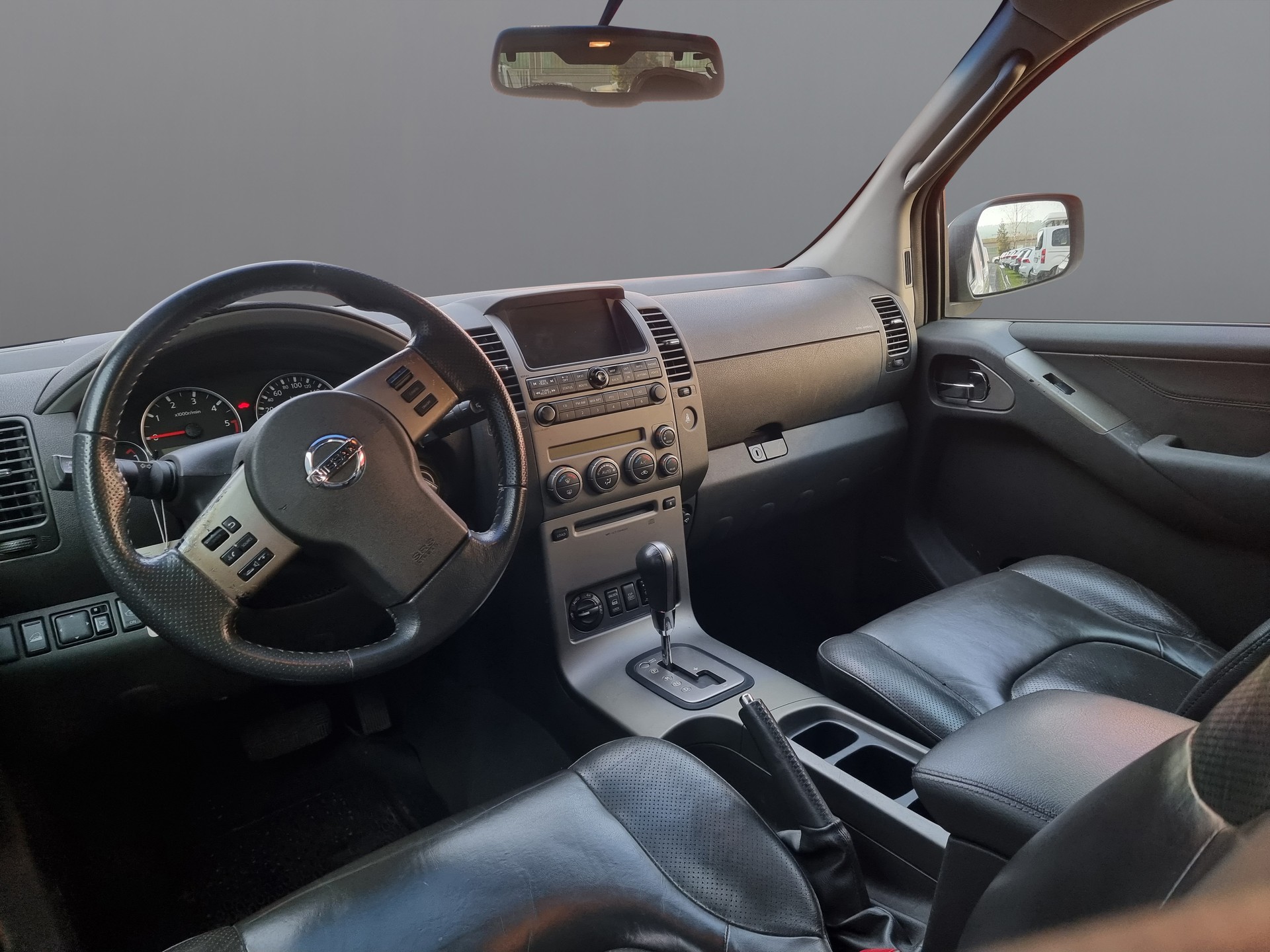 NISSAN Pathfinder 2.5 dCi Platinum Automatic-image-7