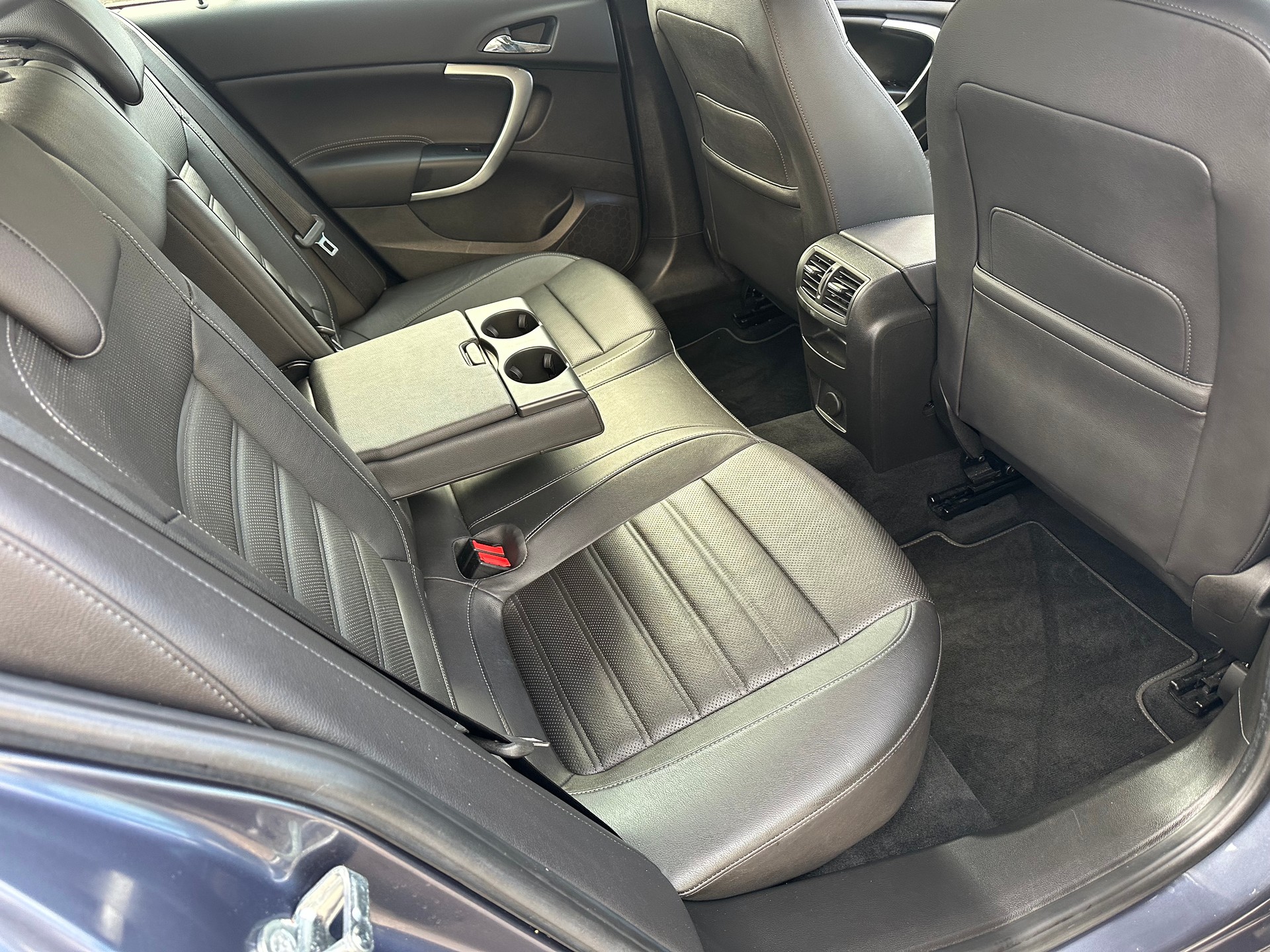 OPEL Insignia 20T 4x4-image-12