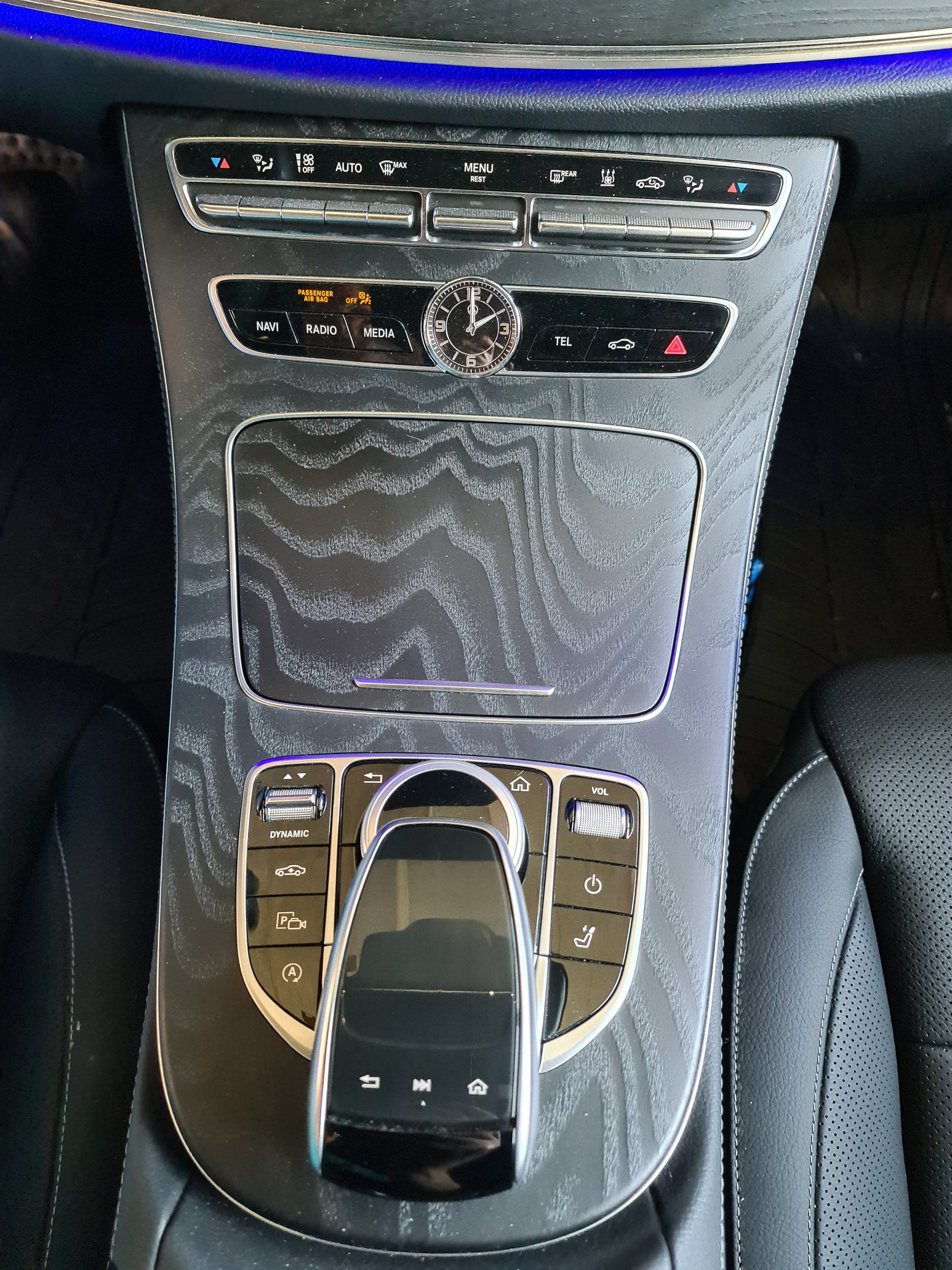 MERCEDES-BENZ E 400 d All-Terrain Avantgarde 4Matic 9G-Tronic-image-4