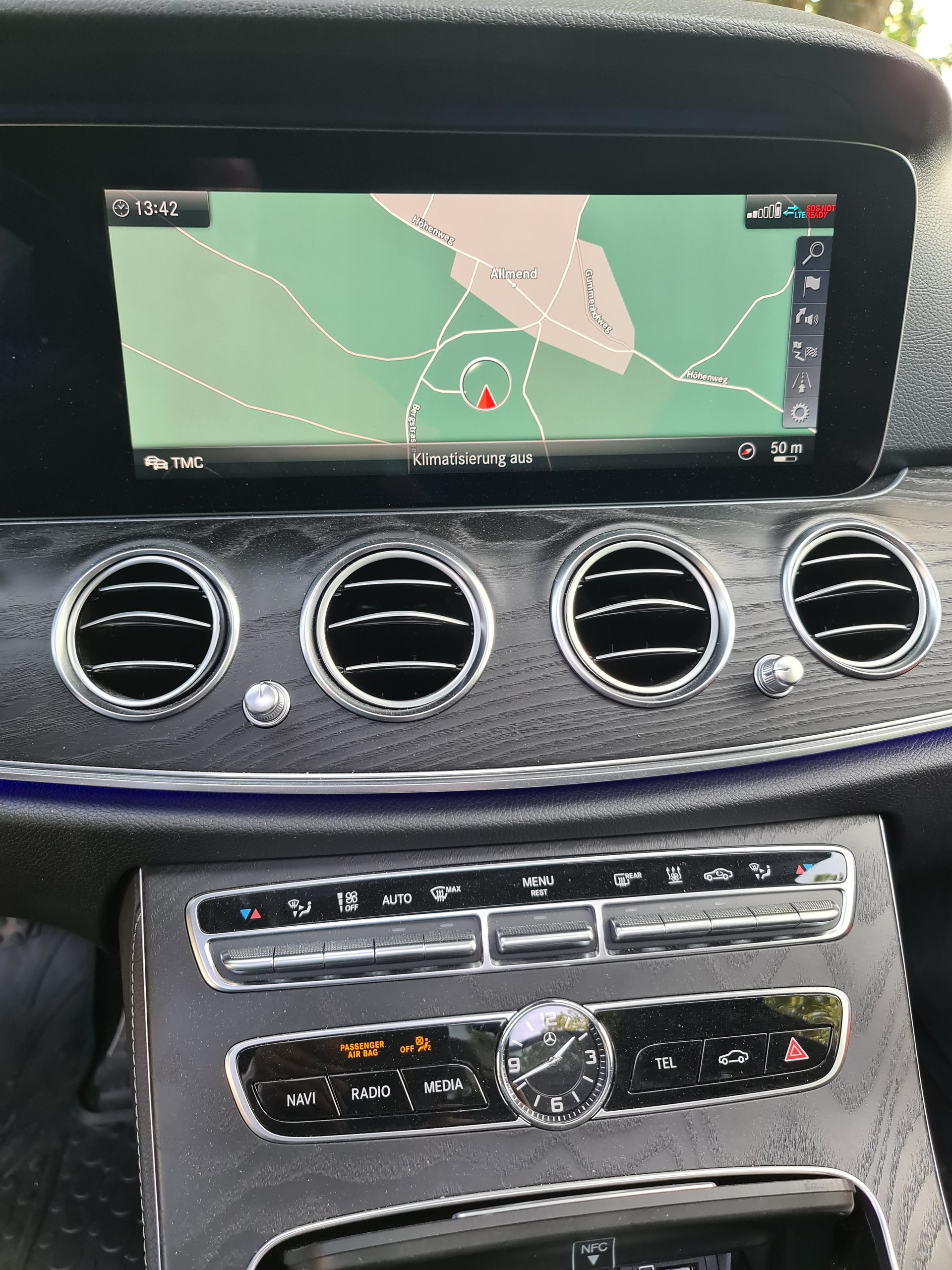 MERCEDES-BENZ E 400 d All-Terrain Avantgarde 4Matic 9G-Tronic-image-5