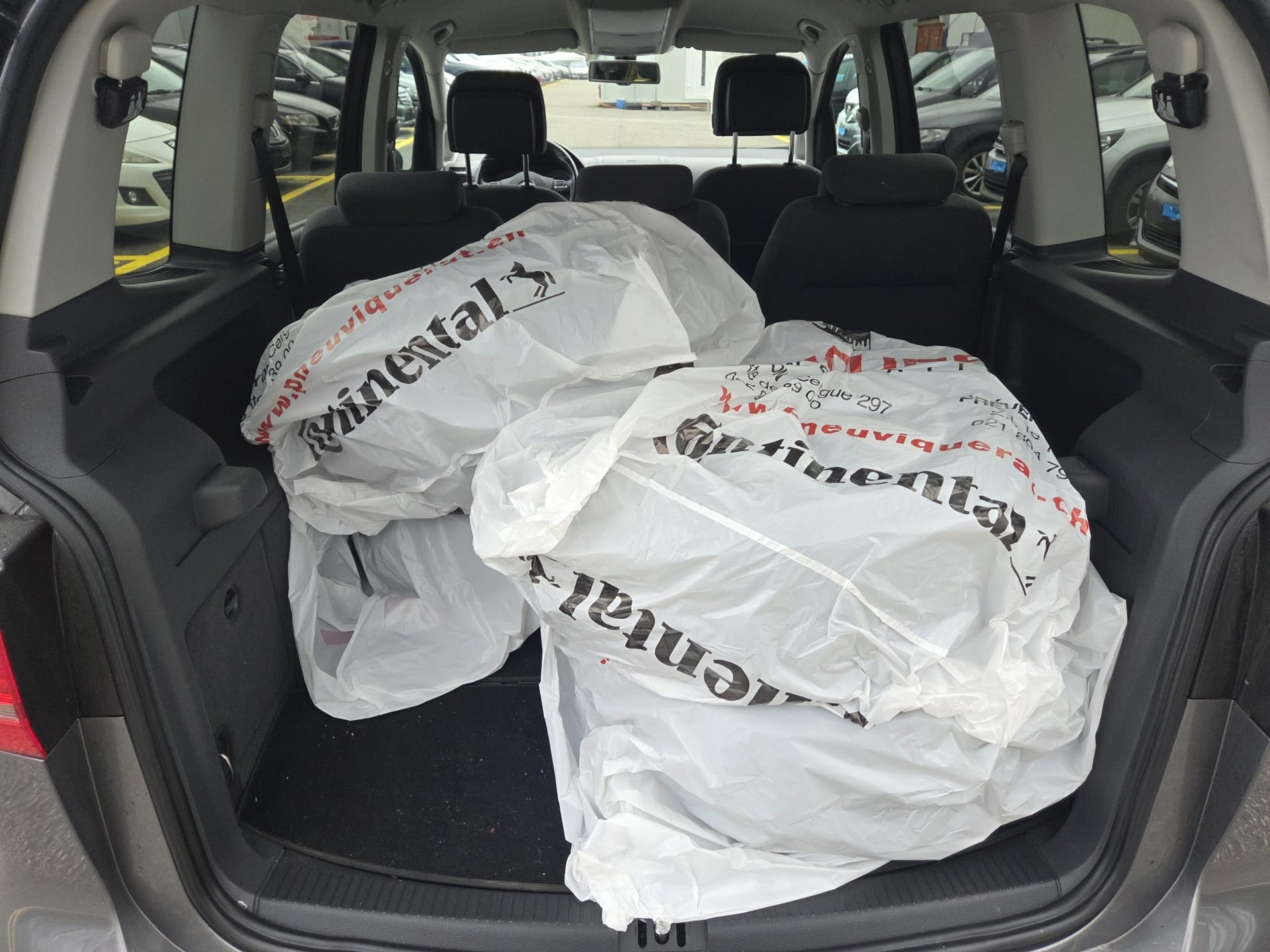VW Touran 1.4 TSI Highline DSG ** 7 Pl. ** Frish MFK / Expertisé du jour *-image-9