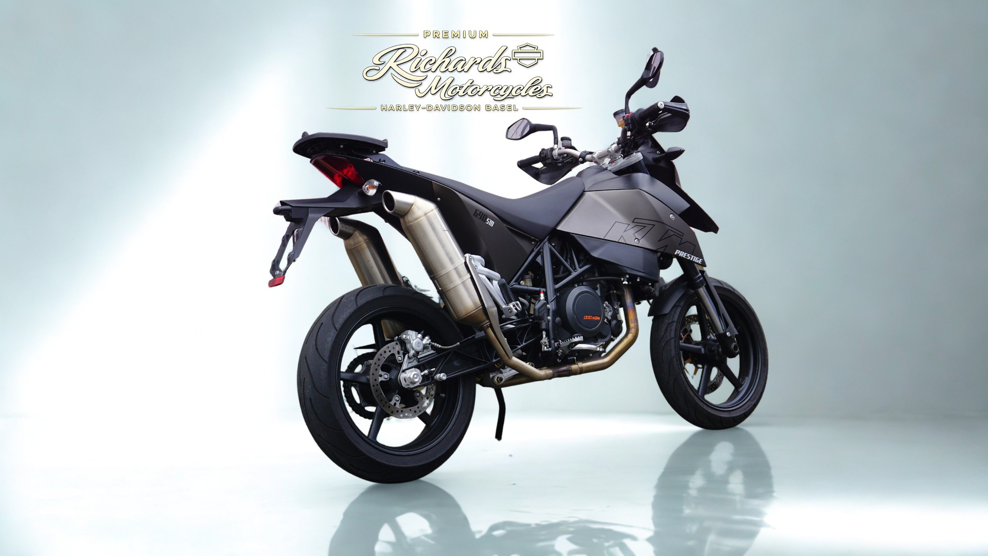 KTM 690 SM-showroom-element-2