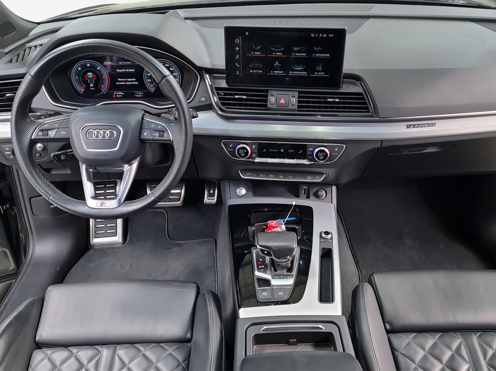 AUDI Q5 Sportback 40 TDI Blackedition quattro S-tronic-image-8