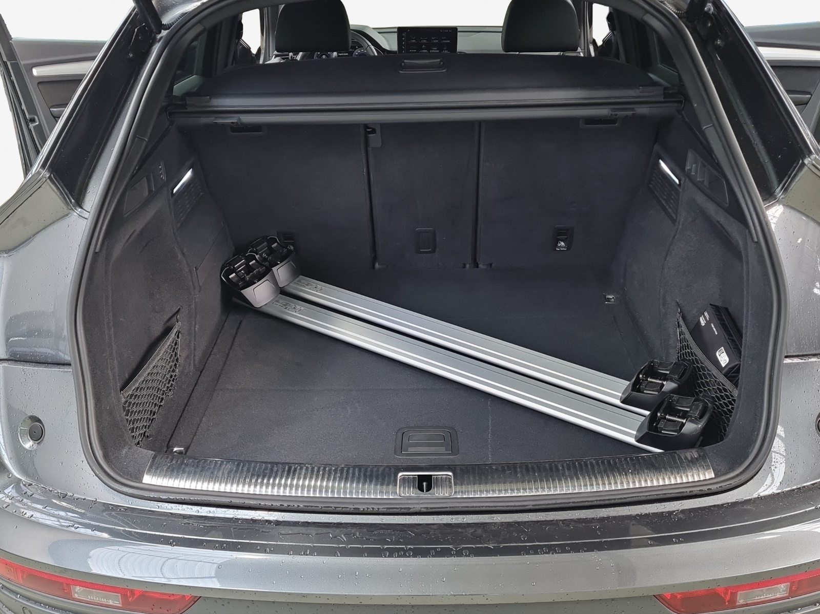 AUDI Q5 Sportback 40 TDI Blackedition quattro S-tronic-image-12