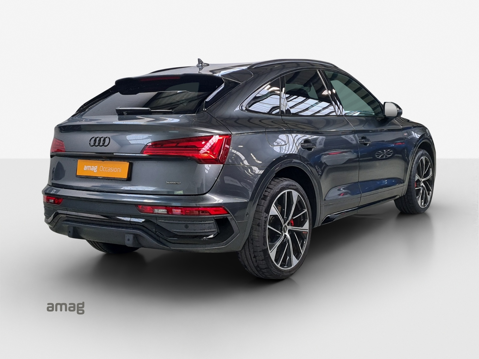 AUDI Q5 Sportback 40 TDI Blackedition quattro S-tronic-image-4