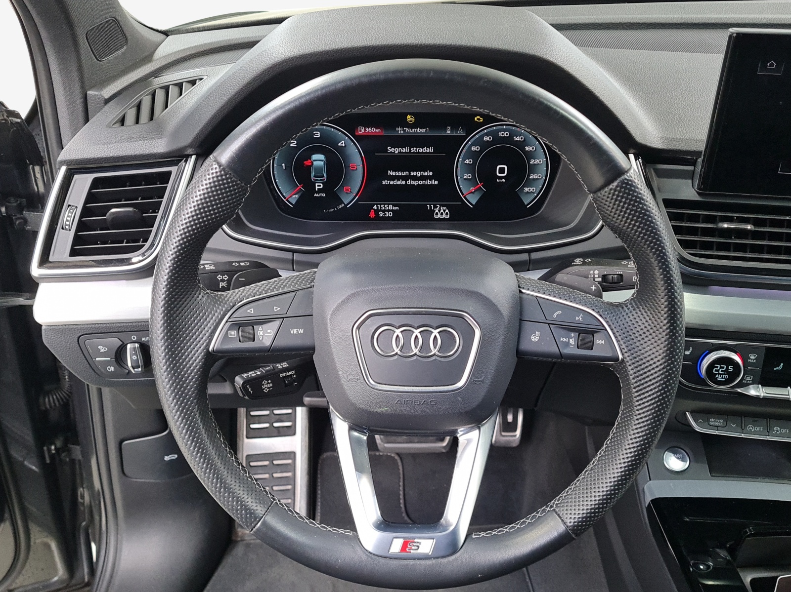 AUDI Q5 Sportback 40 TDI Blackedition quattro S-tronic-image-9