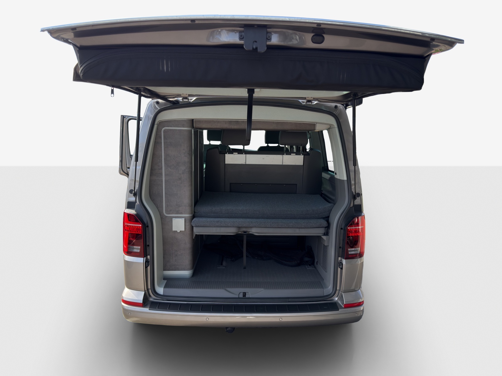 VW T6.1 California 2.0 TDI Ocean Liberty DSG-image-12