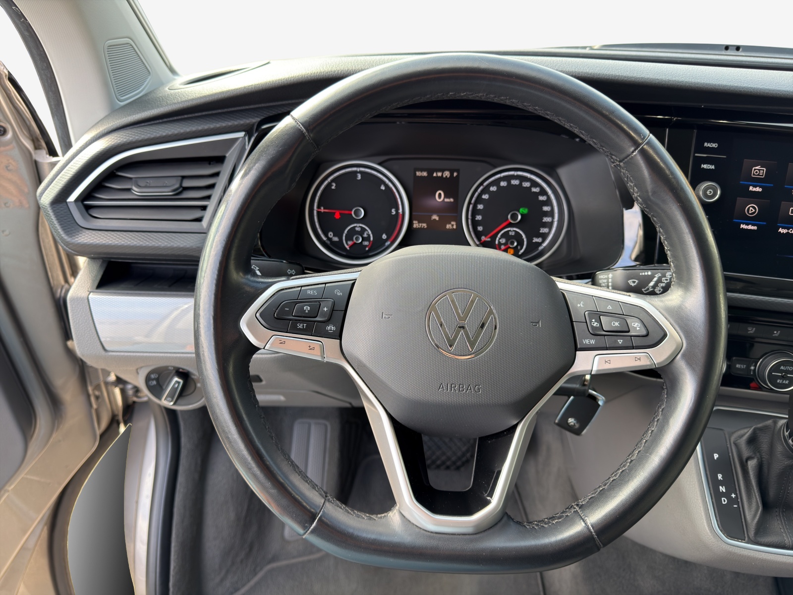 VW T6.1 California 2.0 TDI Ocean Liberty DSG-image-9