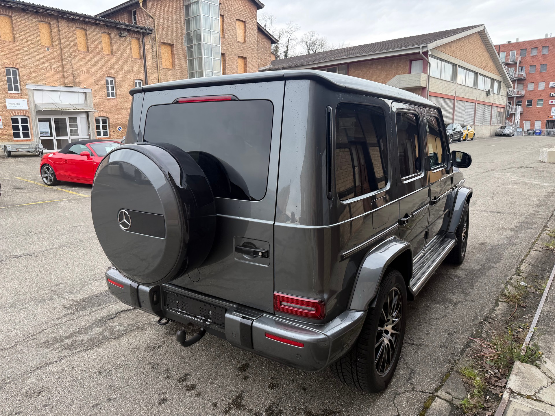 MERCEDES-BENZ G 350 d AMG Line 9G-Tronic-image-6