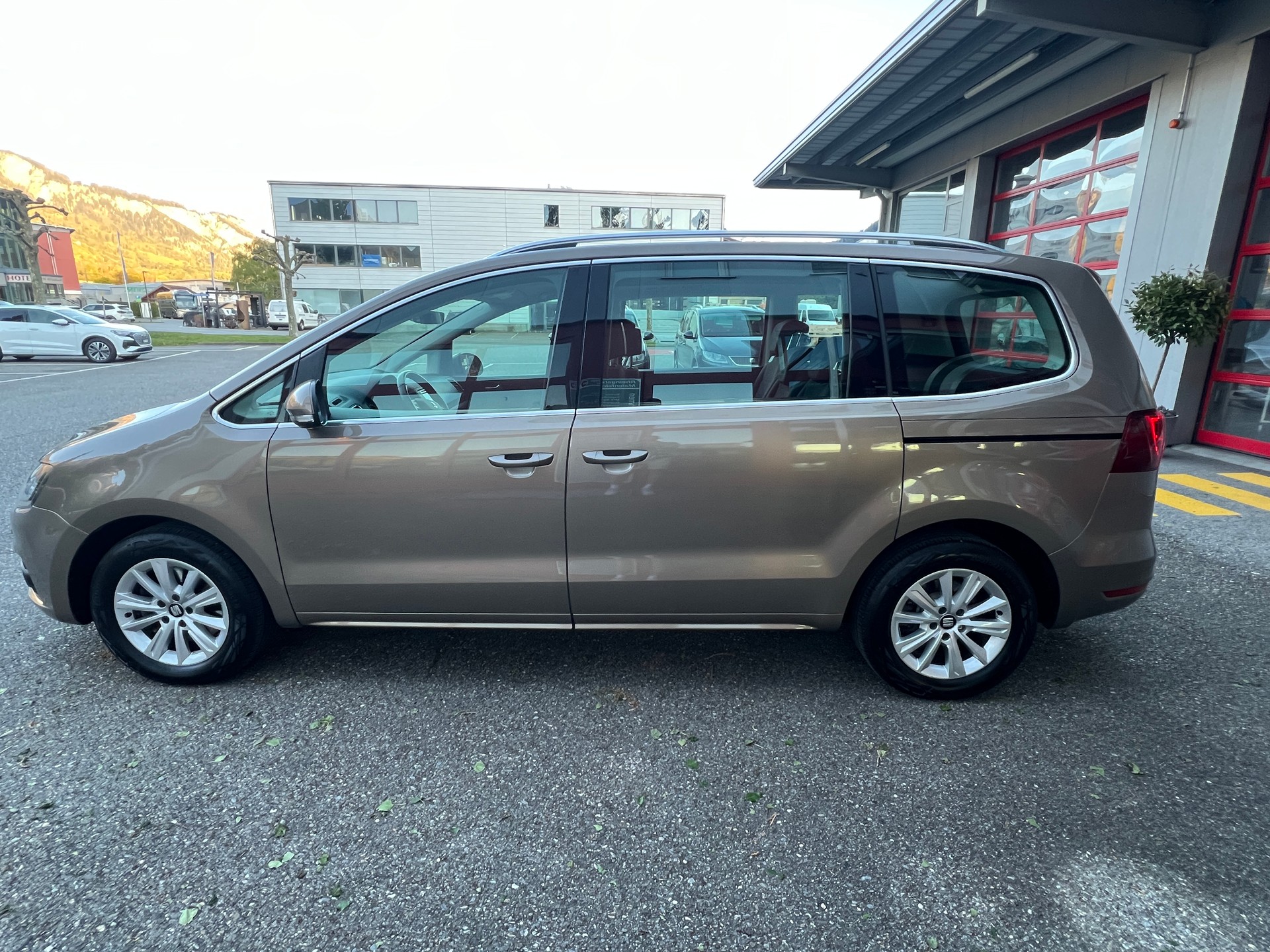SEAT Alhambra 2.0 TDI 4Drive Style-image-2