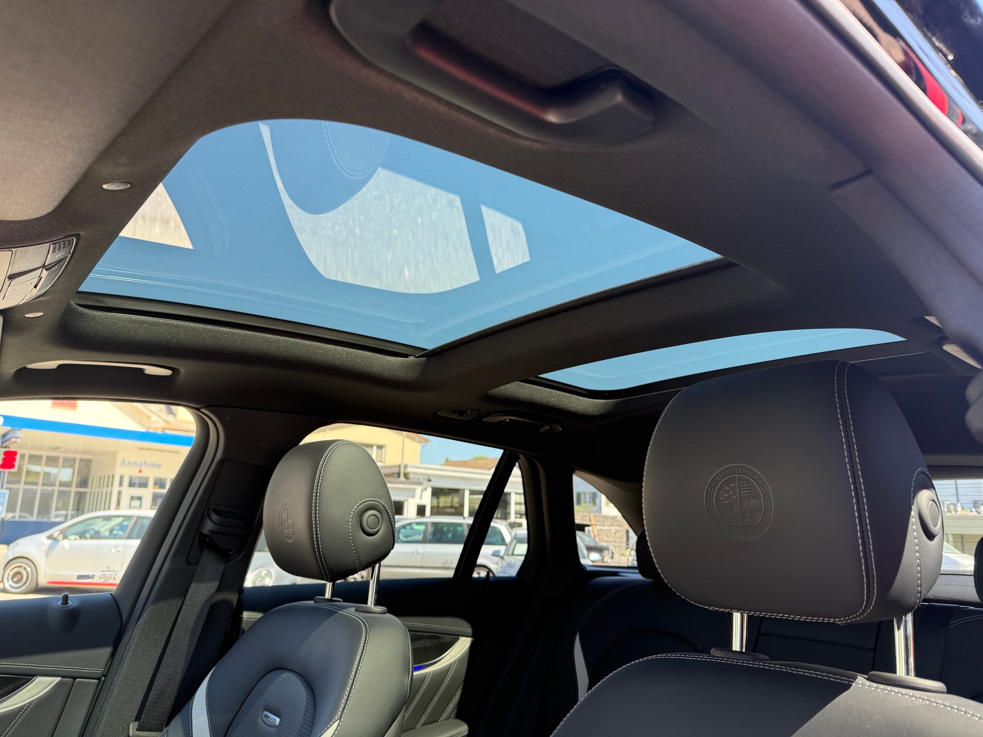 MERCEDES-BENZ GLC 63 S AMG 4Matic 9G-Tronic-image-9