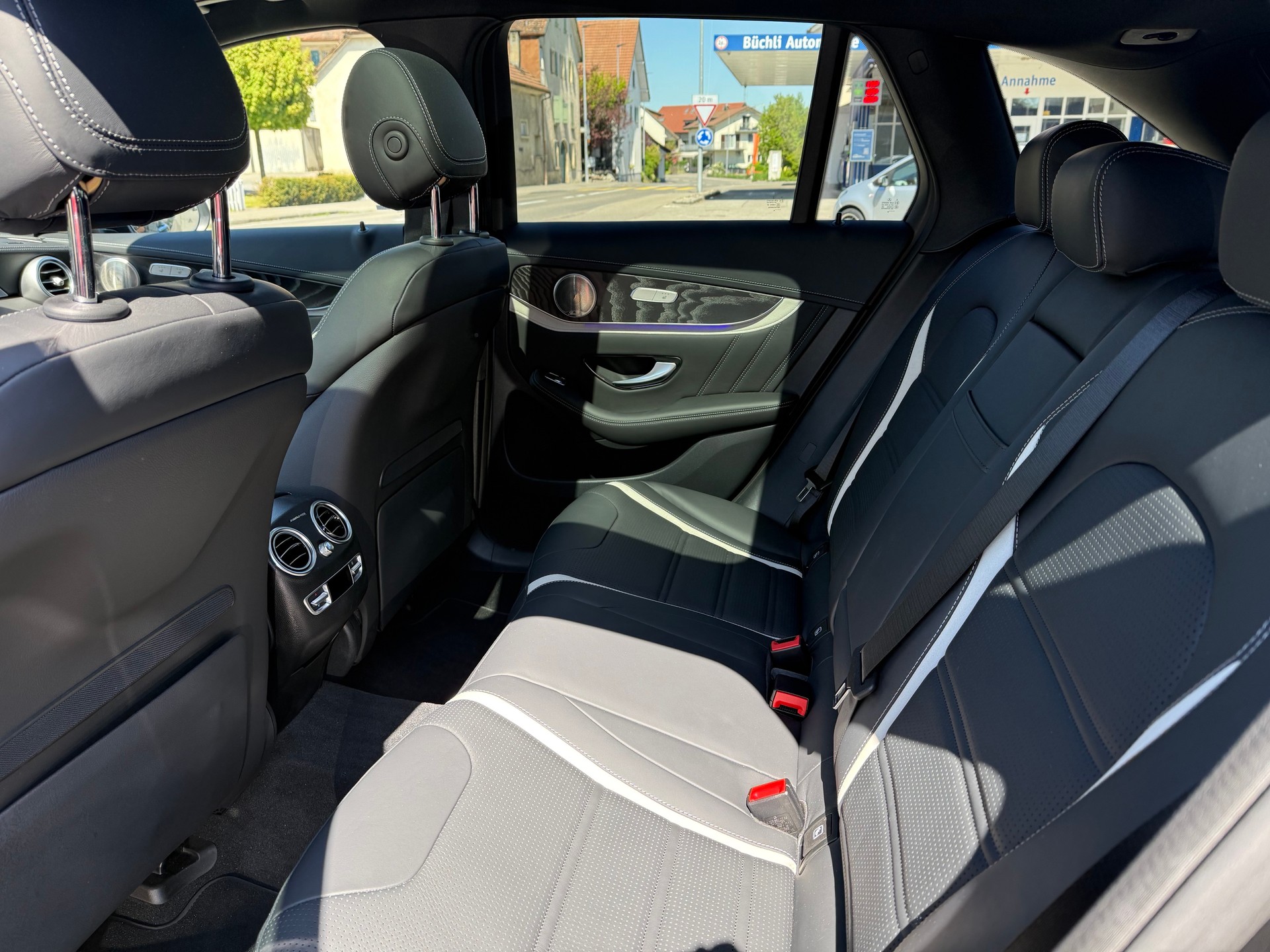 MERCEDES-BENZ GLC 63 S AMG 4Matic 9G-Tronic-image-10