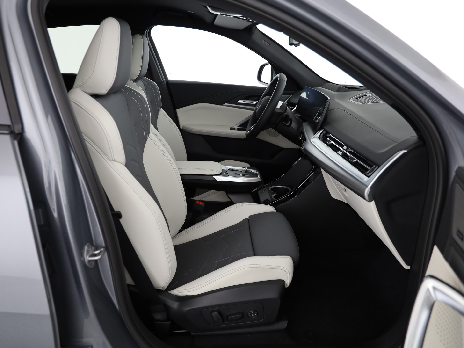 BMW iX2 30 xDrive-image-17