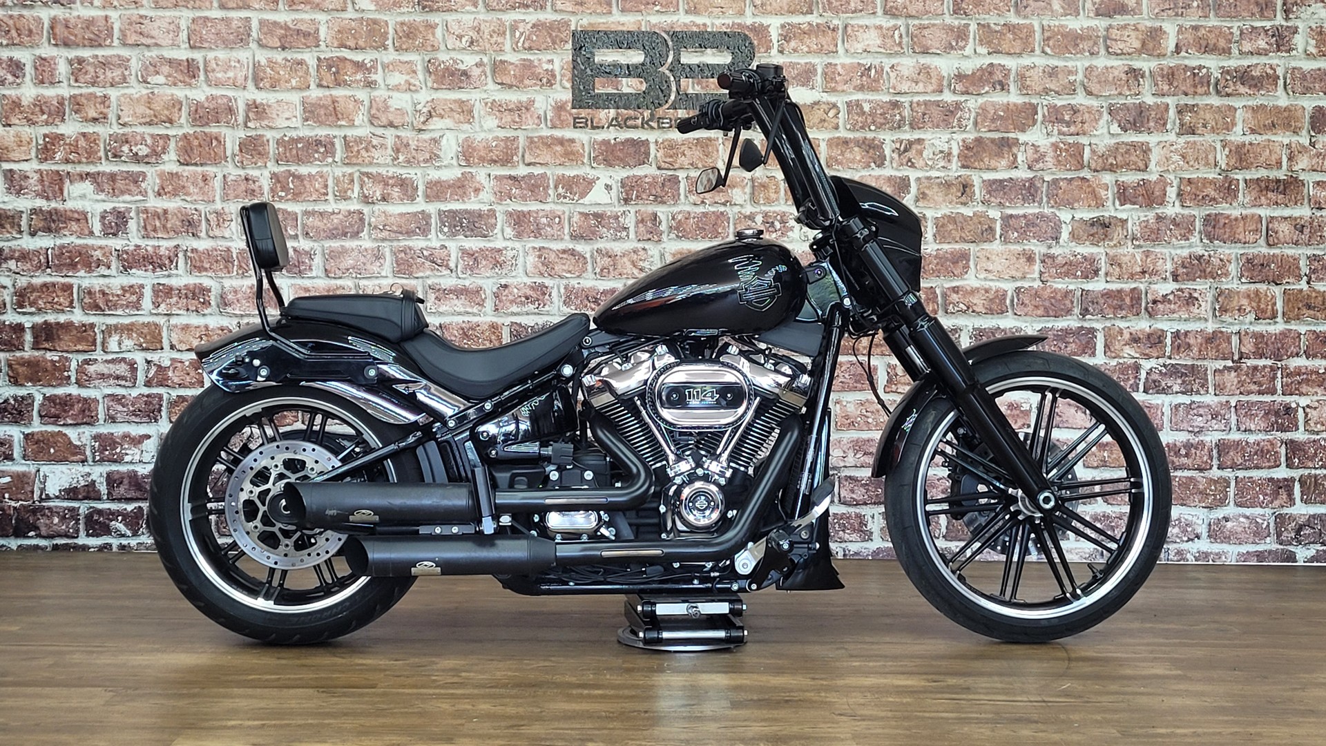 HARLEY-DAVIDSON FXBRS Breakout 114-showroom-element-1