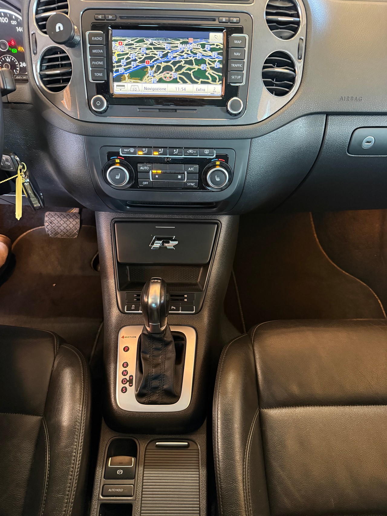 VW Tiguan 2.0 TSI Sport&Style 4Motion DSG-image-11