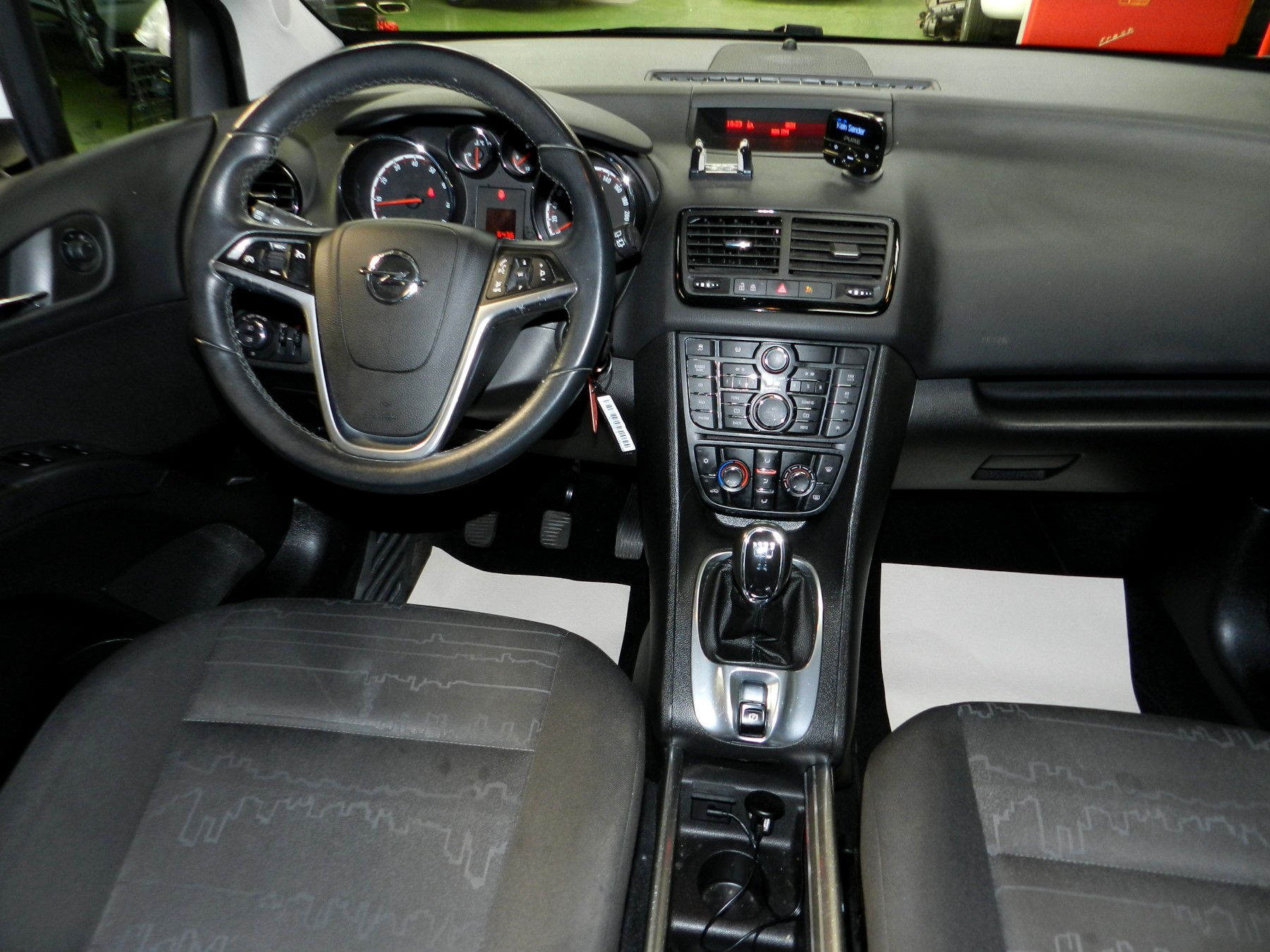 OPEL Meriva 1.4 Turbo Enjoy-image-9