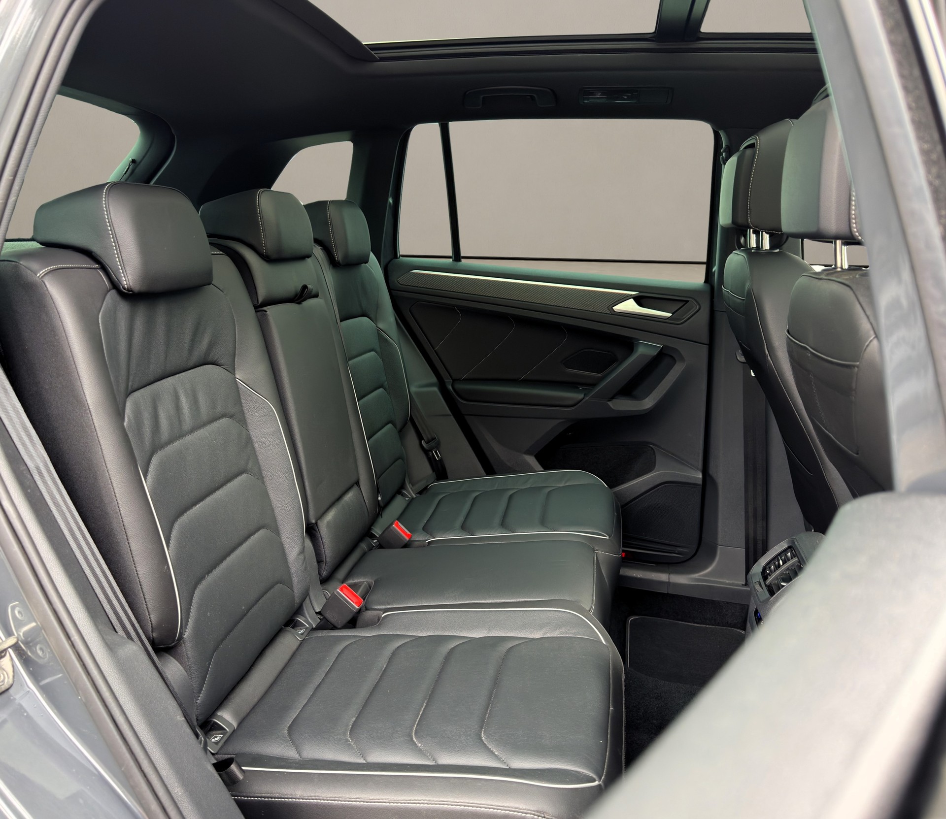 VW Tiguan 2.0 TDI R-Line ❗ Leder ❗SCR Selection 4Motion DSG-image-14