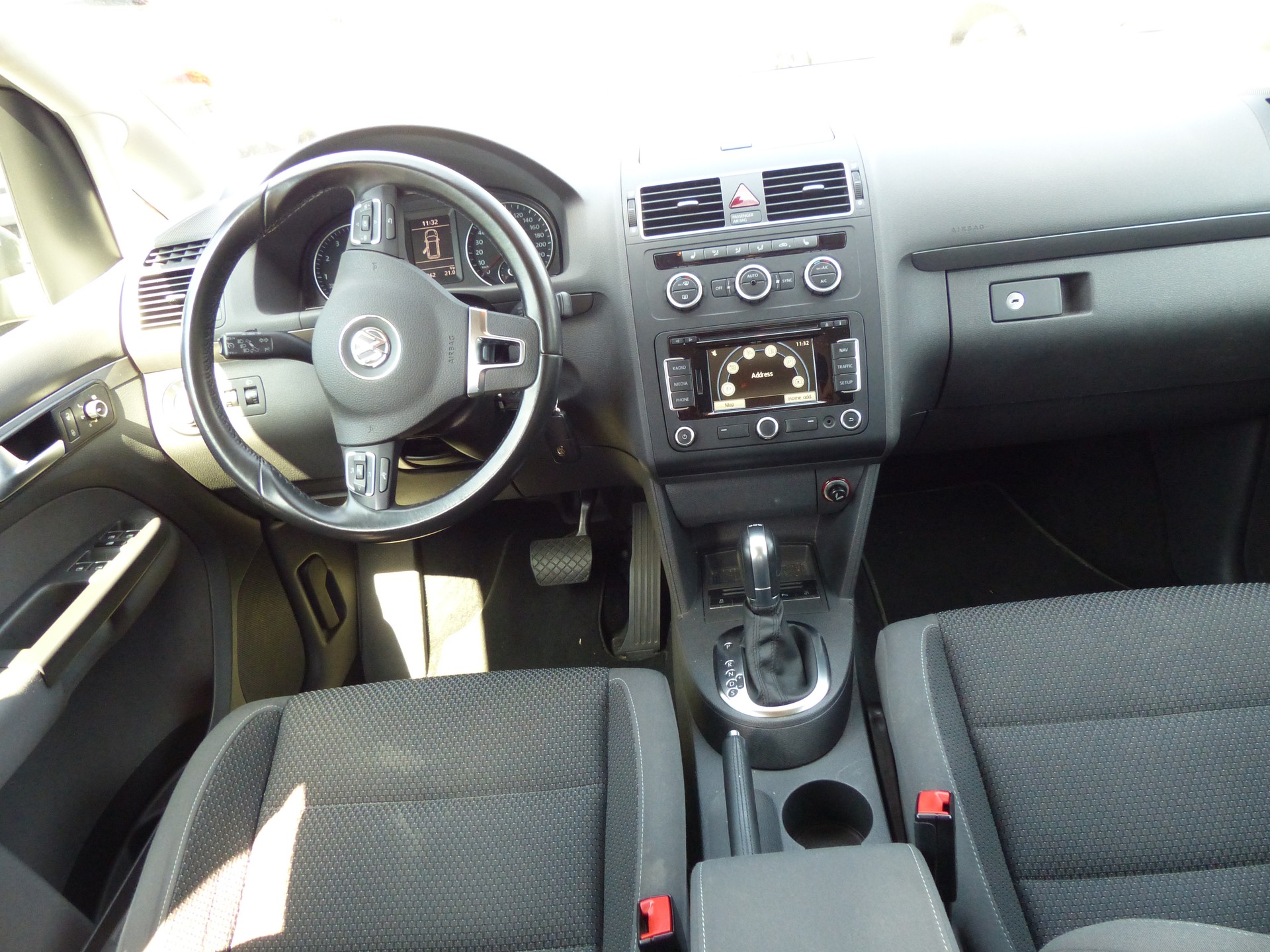 VW Touran 1.4 TSI Comfortline DSG-image-18