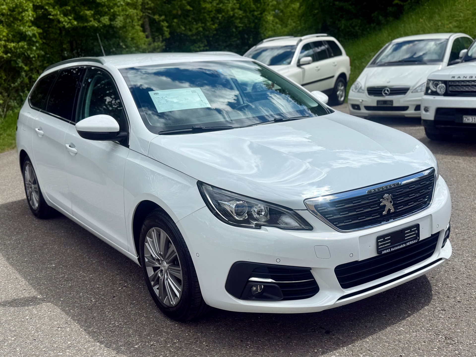 PEUGEOT 308 SW 1.2 Pure Tech Allure EAT8-image-4