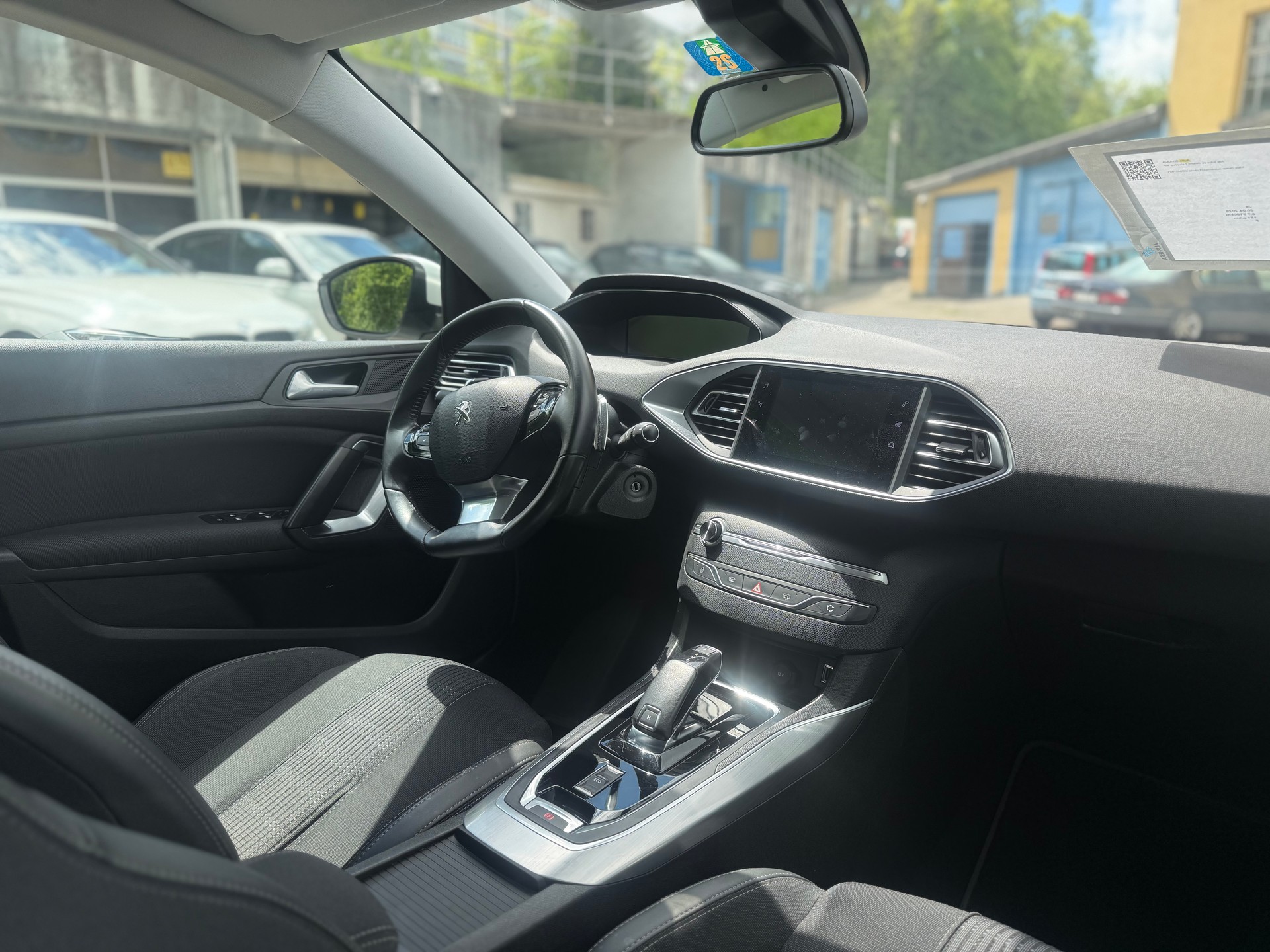 PEUGEOT 308 SW 1.2 Pure Tech Allure EAT8-image-7