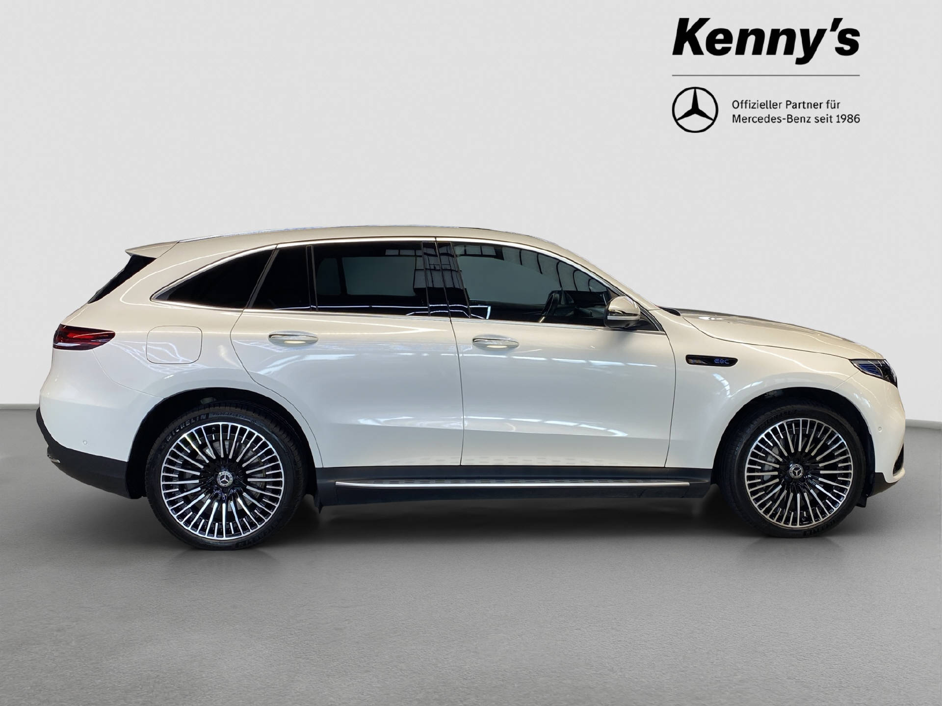 MERCEDES-BENZ EQC 400 AMG Line 4MATIC-showroom-element-3