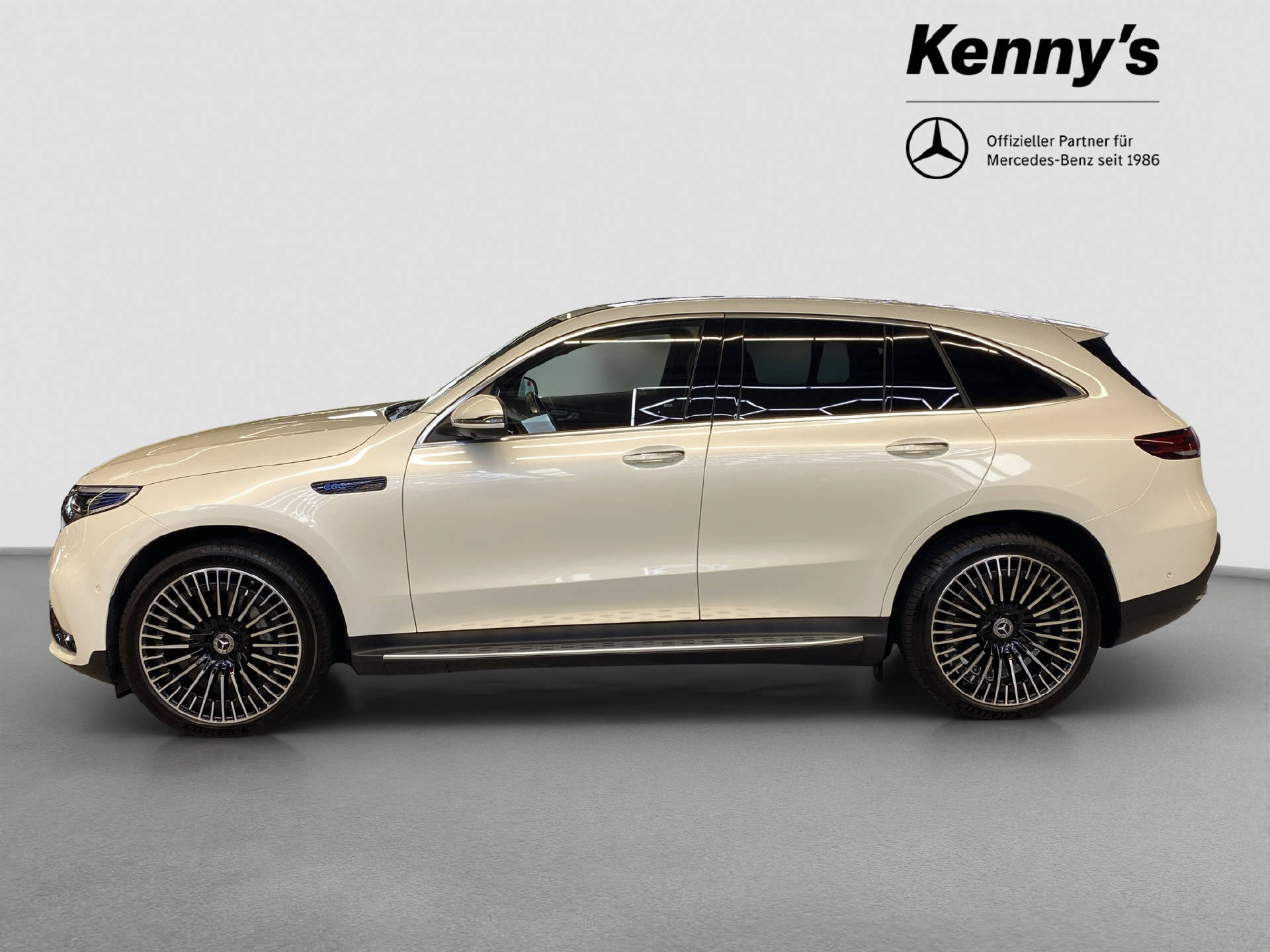 MERCEDES-BENZ EQC 400 AMG Line 4MATIC-showroom-element-2
