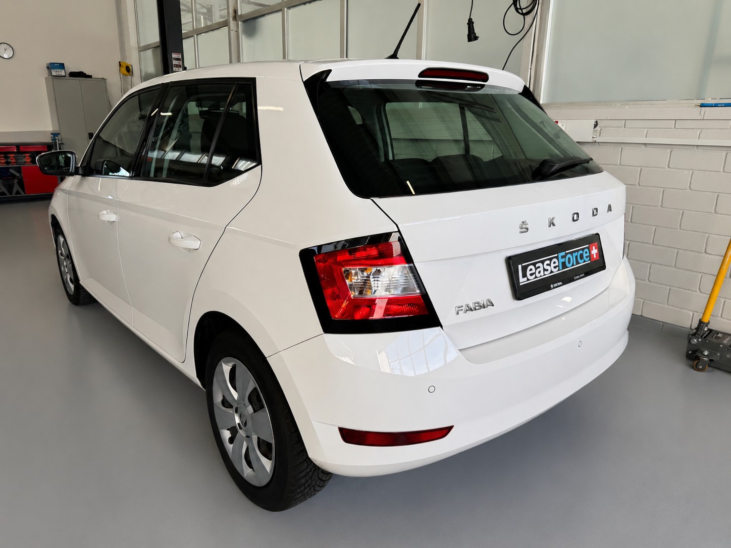 SKODA Fabia 1.0 TSI Ambition DSG-image-2