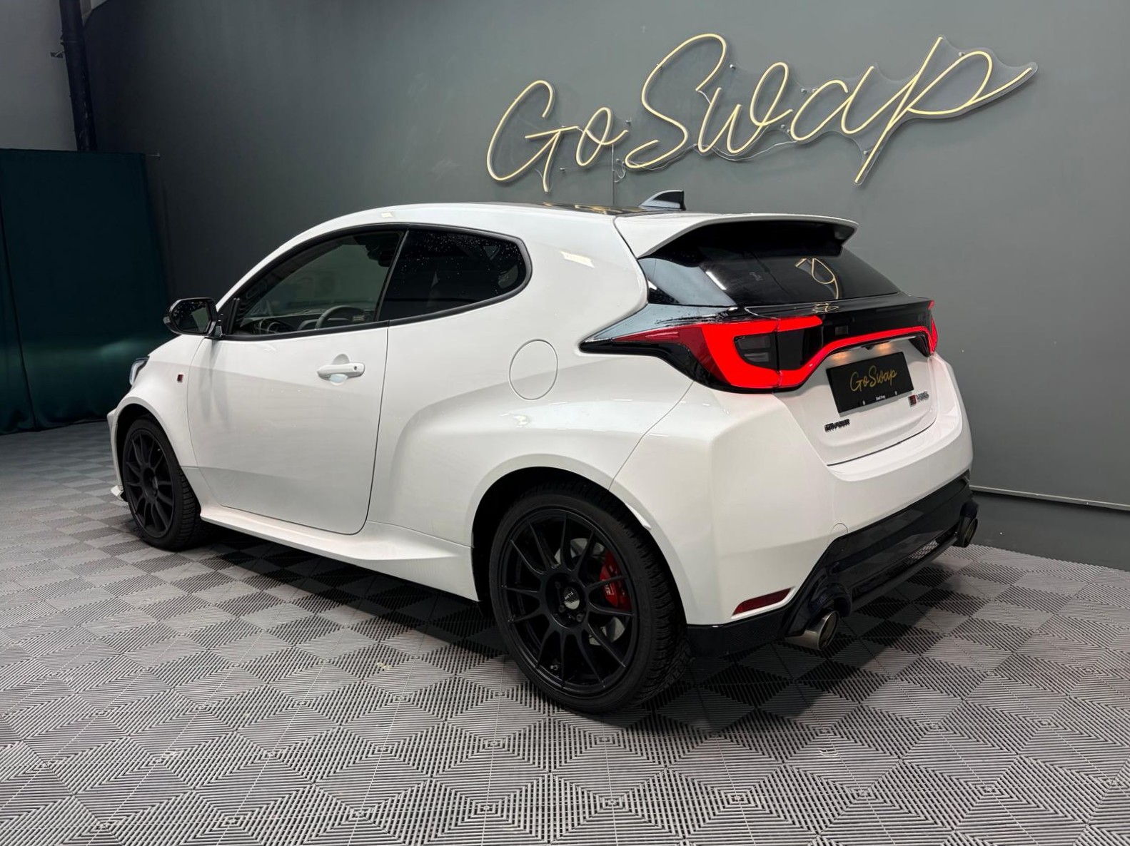 TOYOTA Yaris 1.6 GR Sport A-image-7