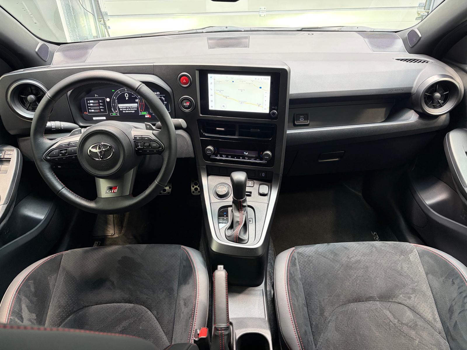 TOYOTA Yaris 1.6 GR Sport A-image-13