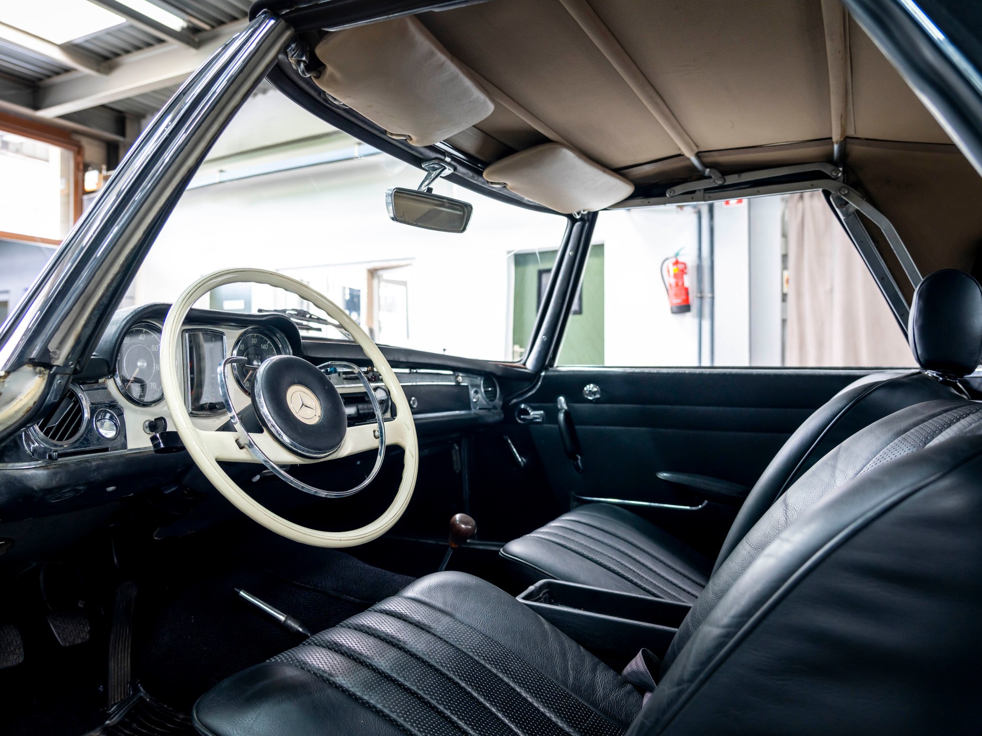 MERCEDES-BENZ SL 250-image-29