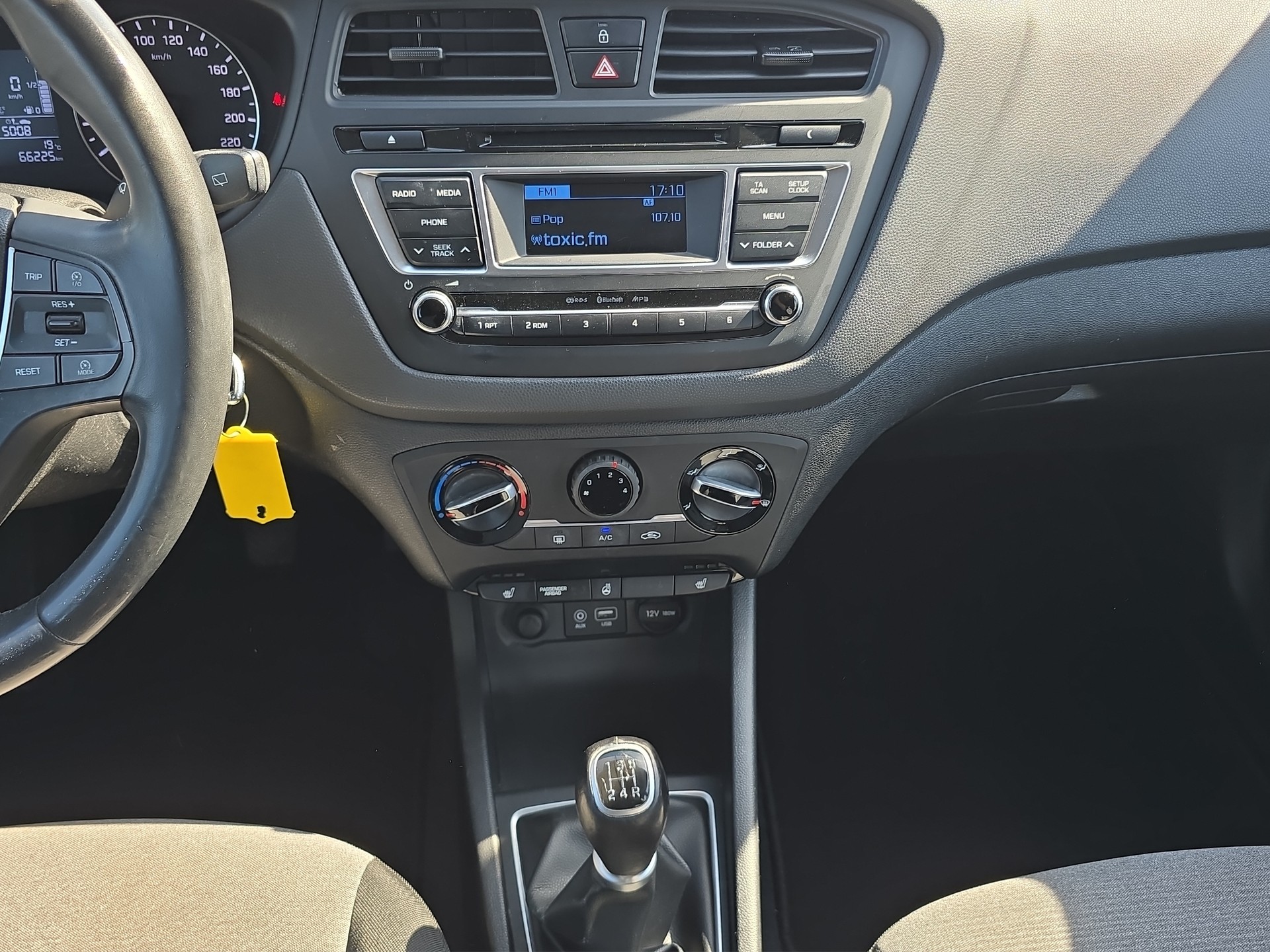 HYUNDAI i20 1.2-image-13