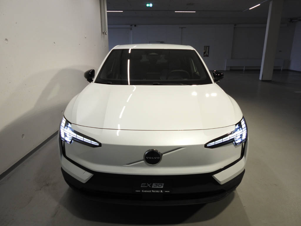 VOLVO EX 30 E60 XCITE-showroom-element-1