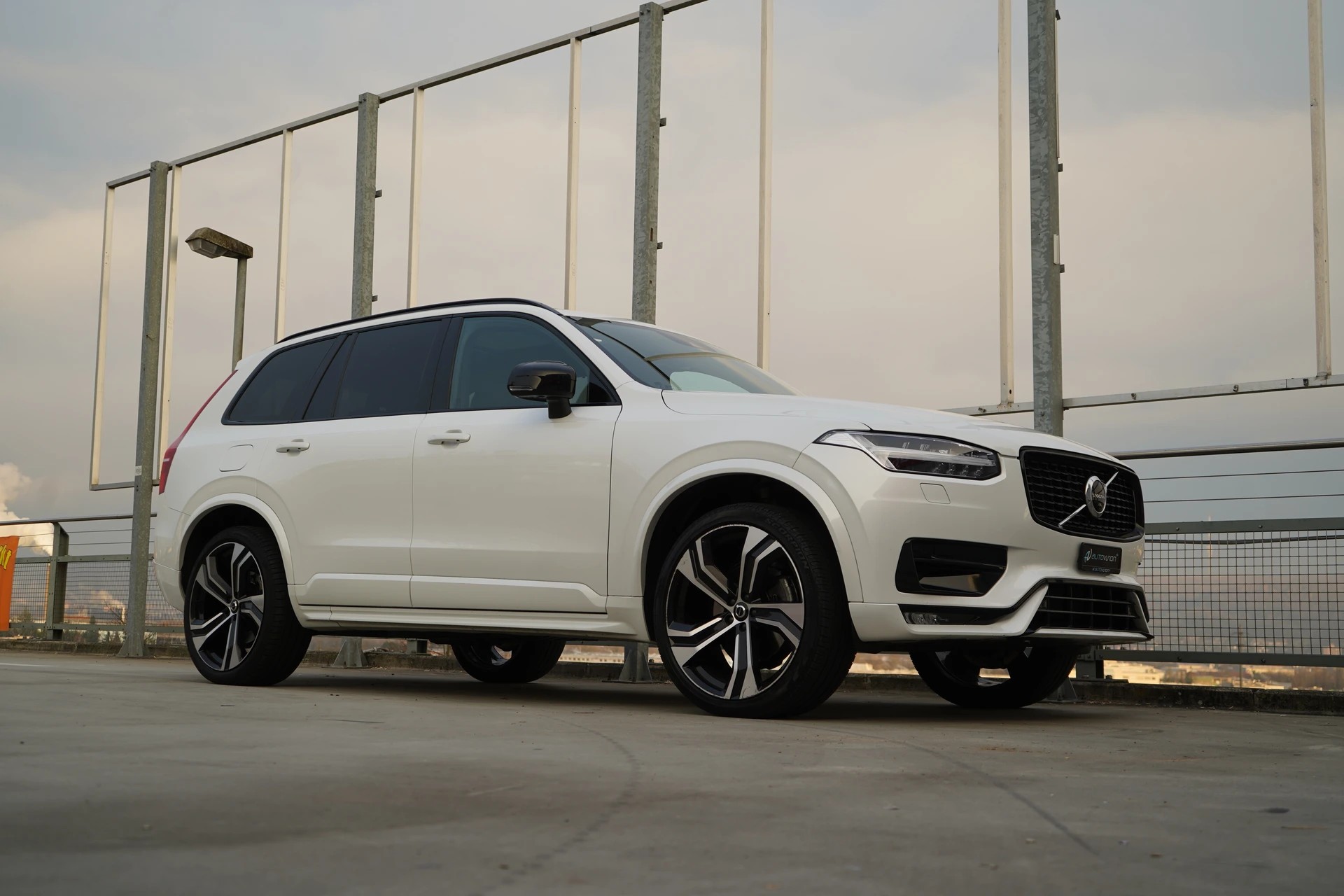 VOLVO XC90 B5 DIESEL MILD HYBRID AWD R-DESIGN GEARTRONIC l 235 PS-image-6