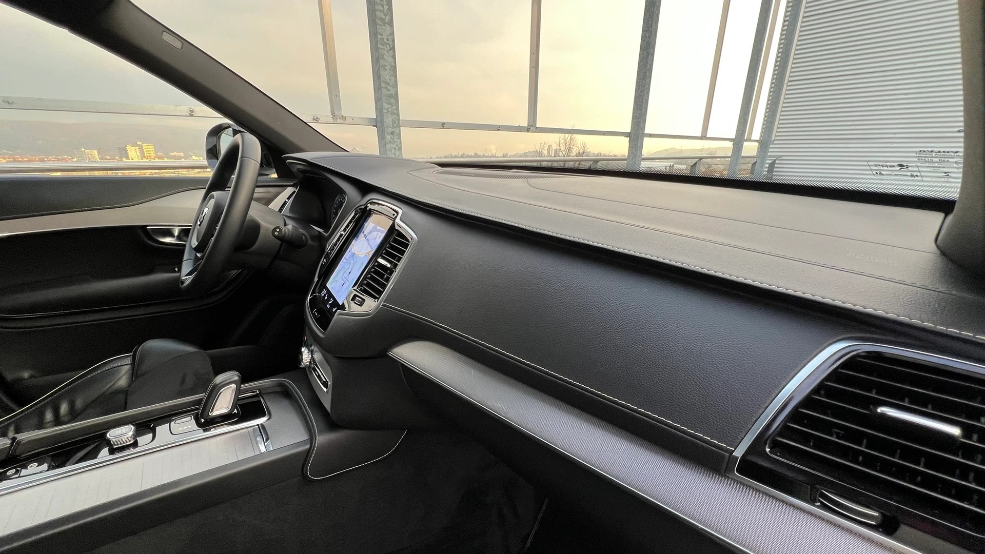VOLVO XC90 B5 DIESEL MILD HYBRID AWD R-DESIGN GEARTRONIC l 235 PS-image-22