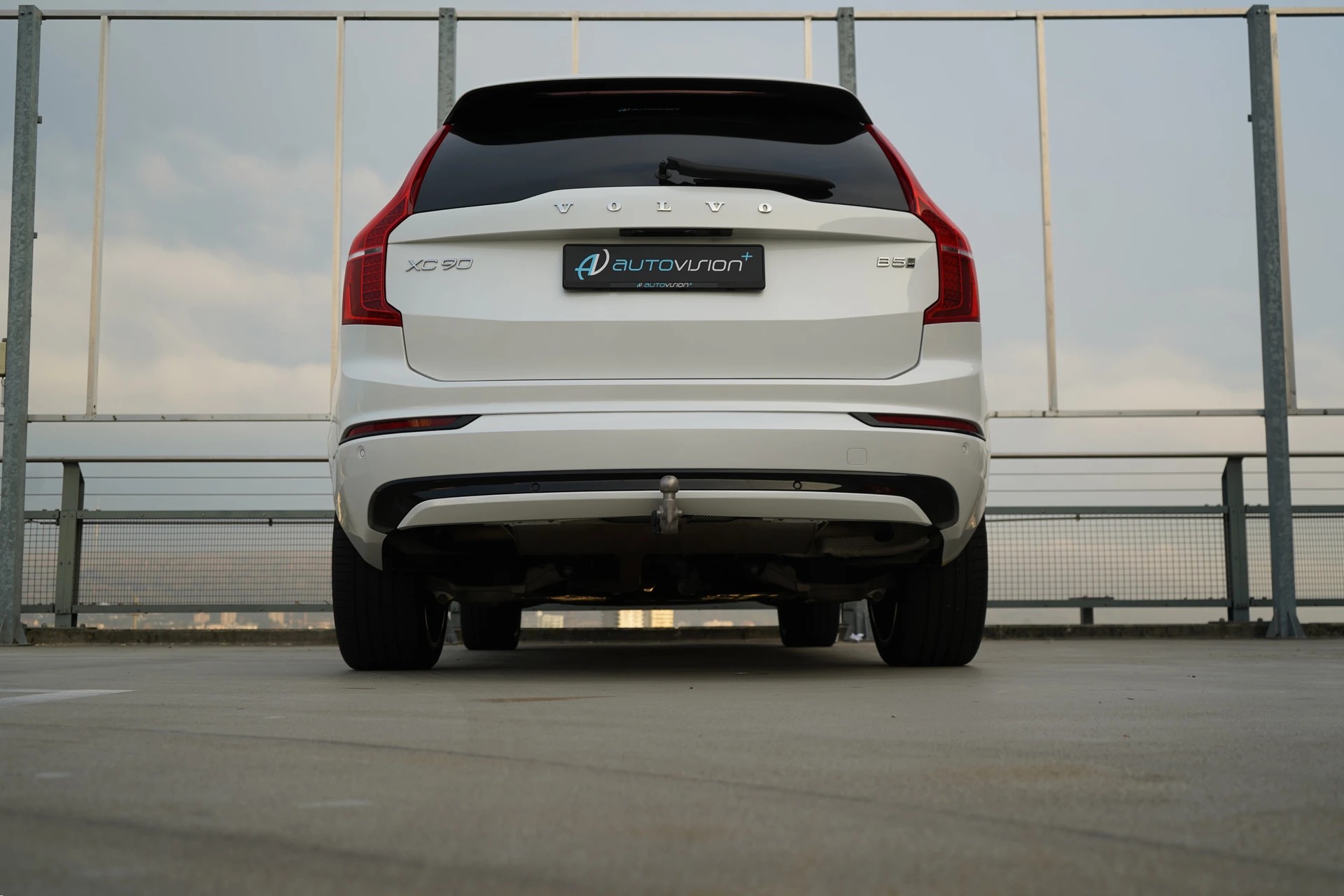 VOLVO XC90 B5 DIESEL MILD HYBRID AWD R-DESIGN GEARTRONIC l 235 PS-image-15