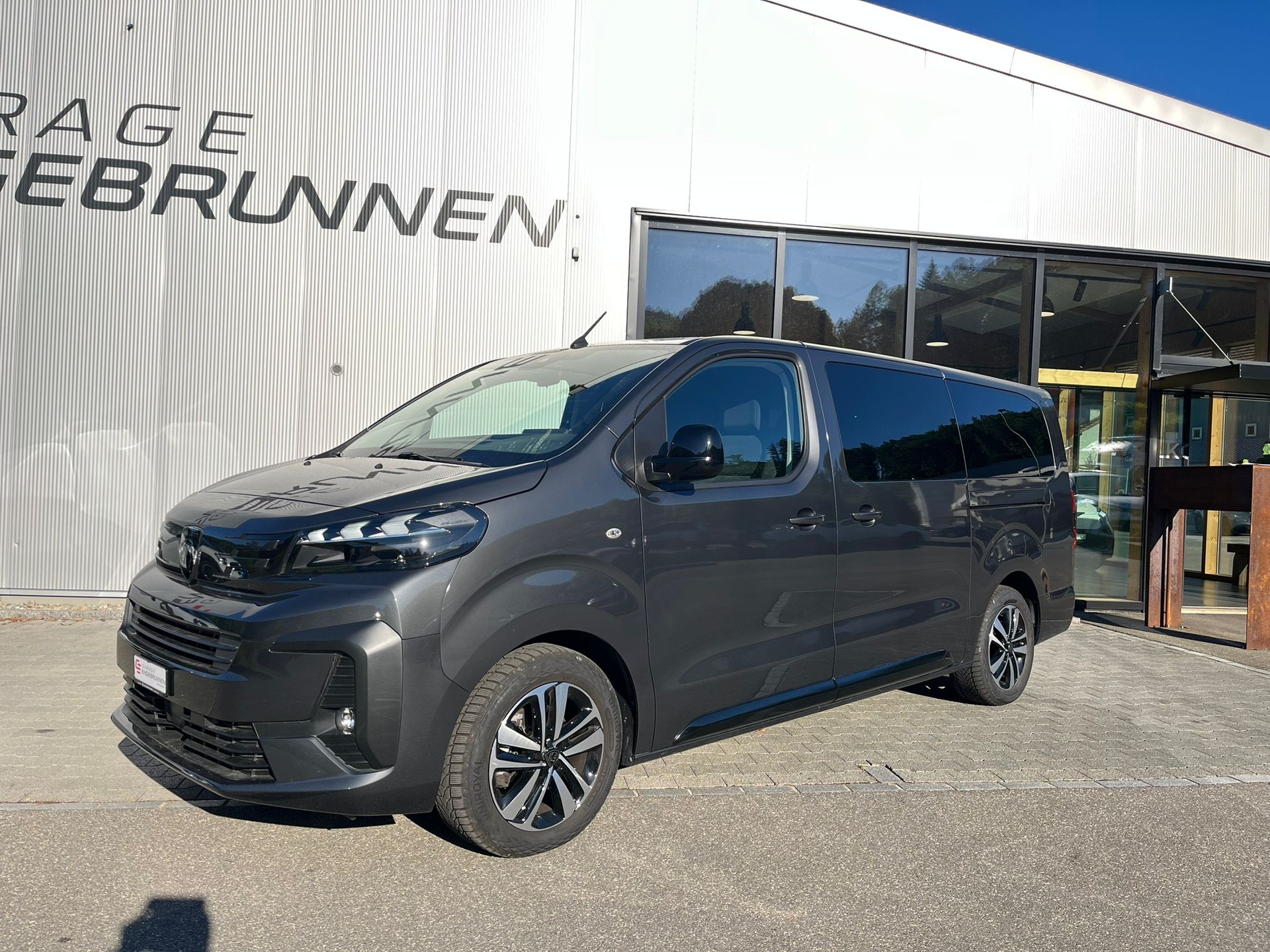 PEUGEOT TRAVELLER 2.0 BlueHDi 9-Plätzer Business Long EAT-Automat