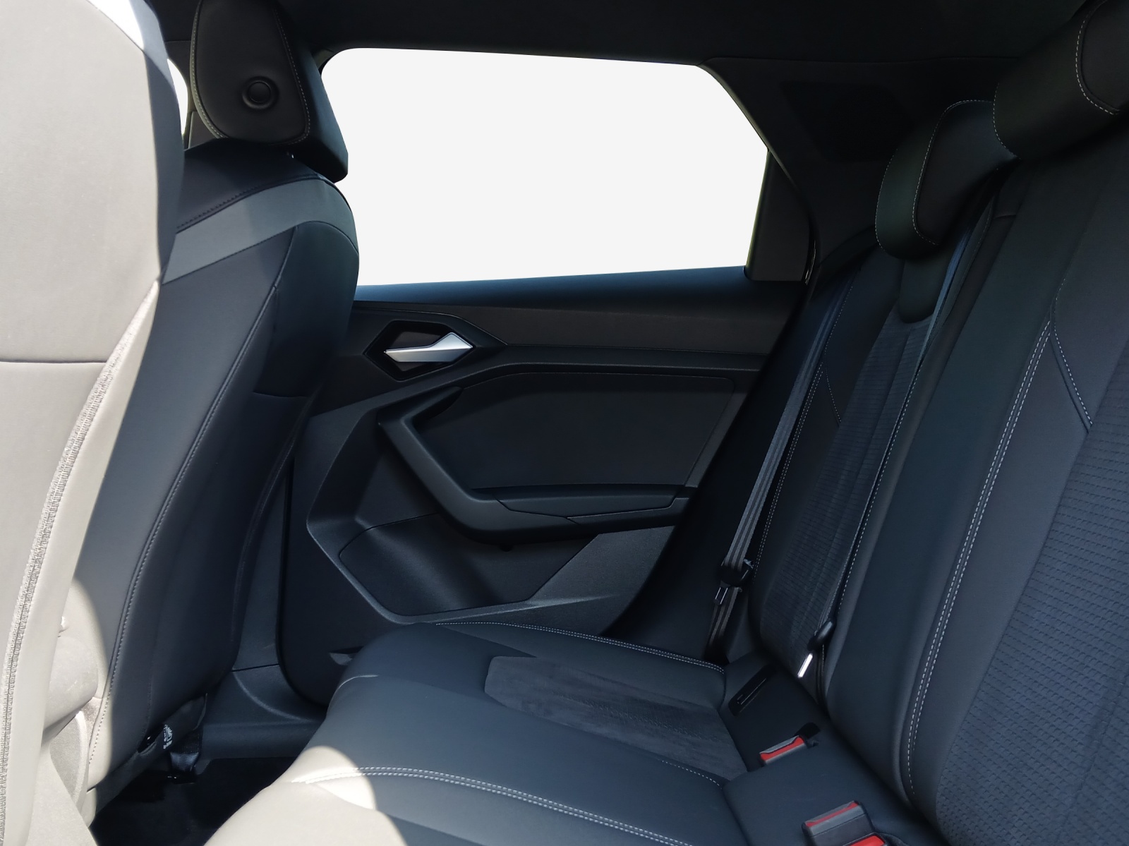 AUDI A1 Sportback 35 TFSI S Line S-tronic-image-11