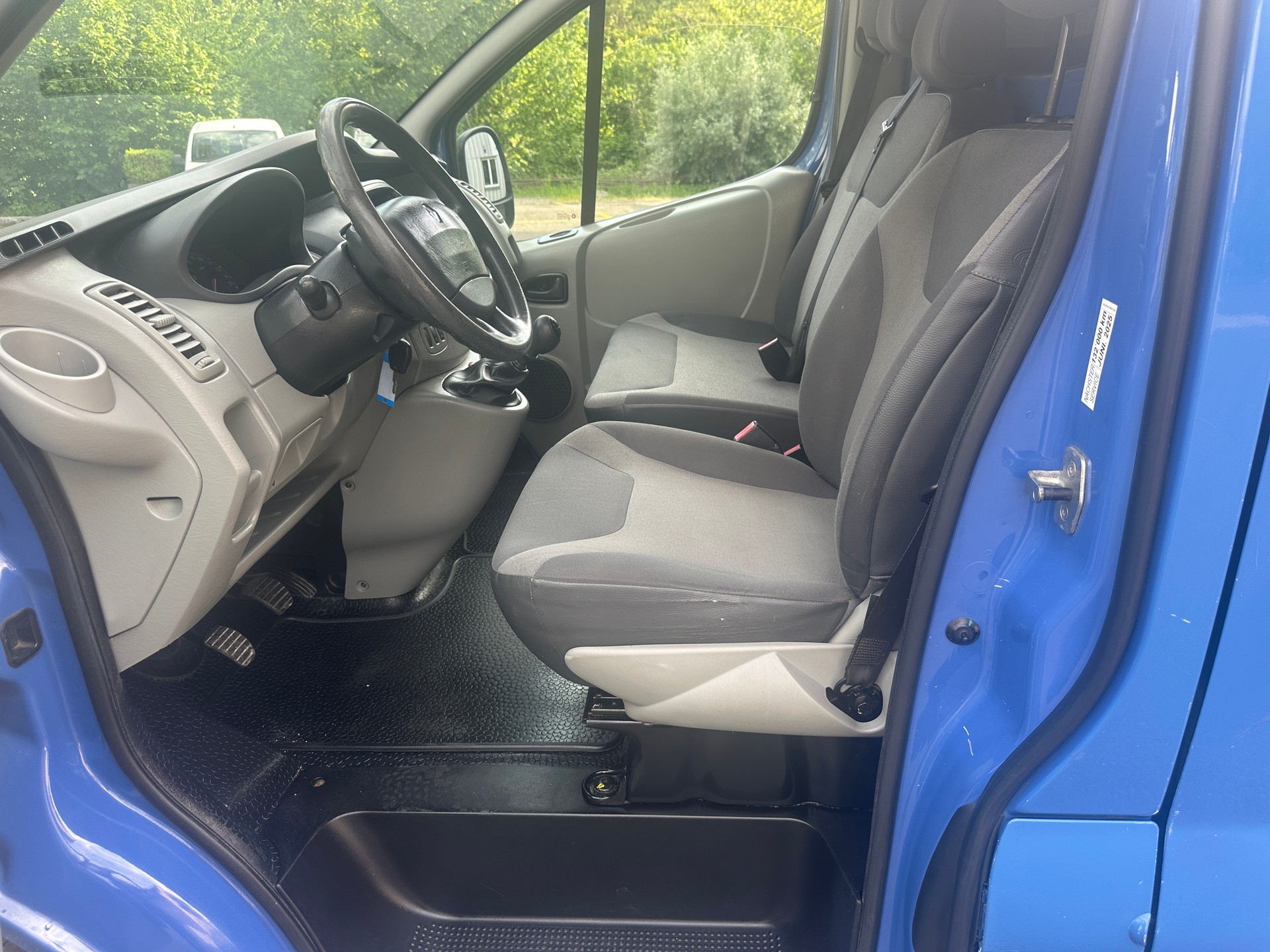 RENAULT Trafic 2.0 dCi 115 2.9t L2H1-image-7